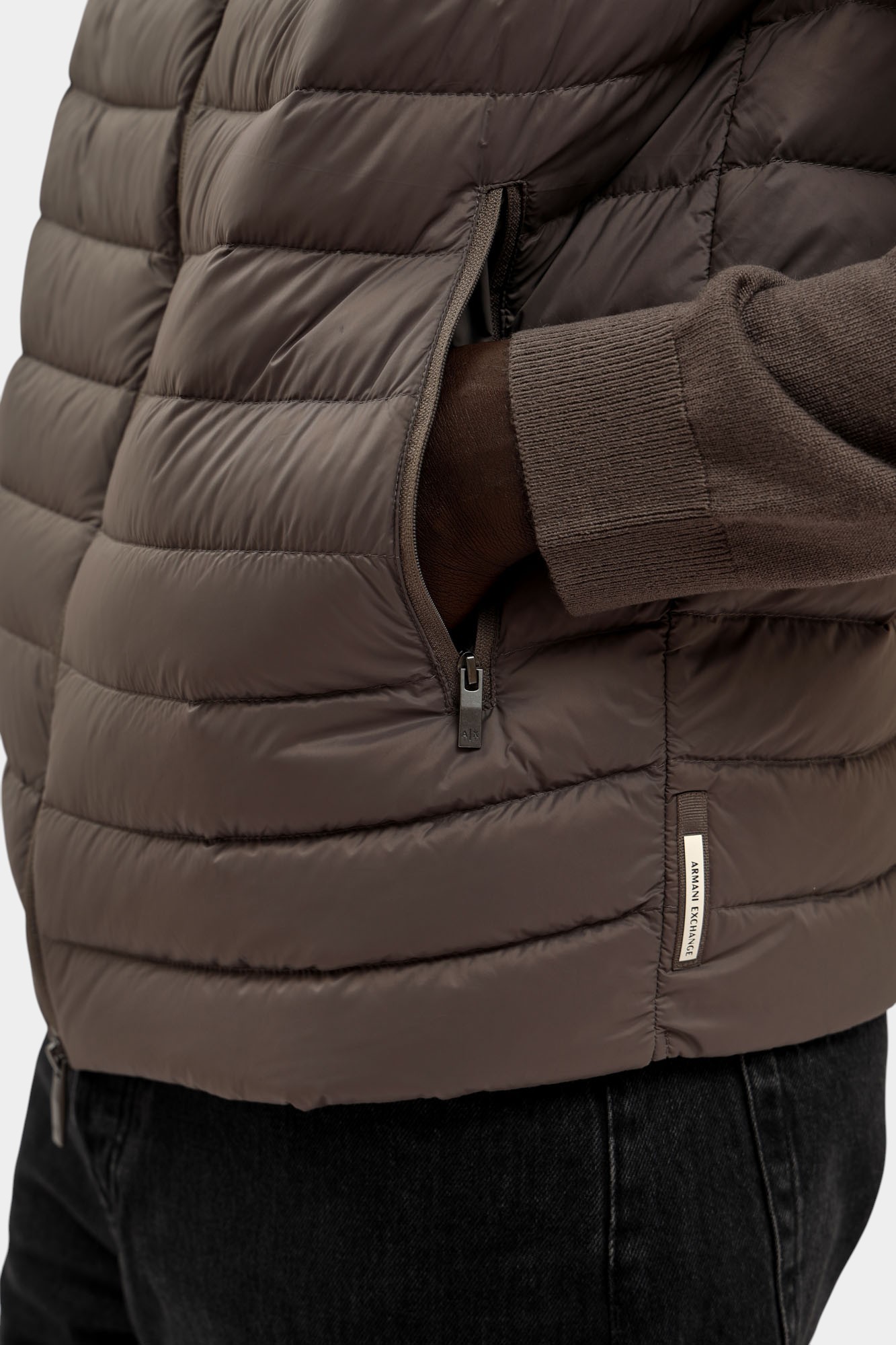 XM001576_AF16927 Жилет утепленный Armani Exchange Серый