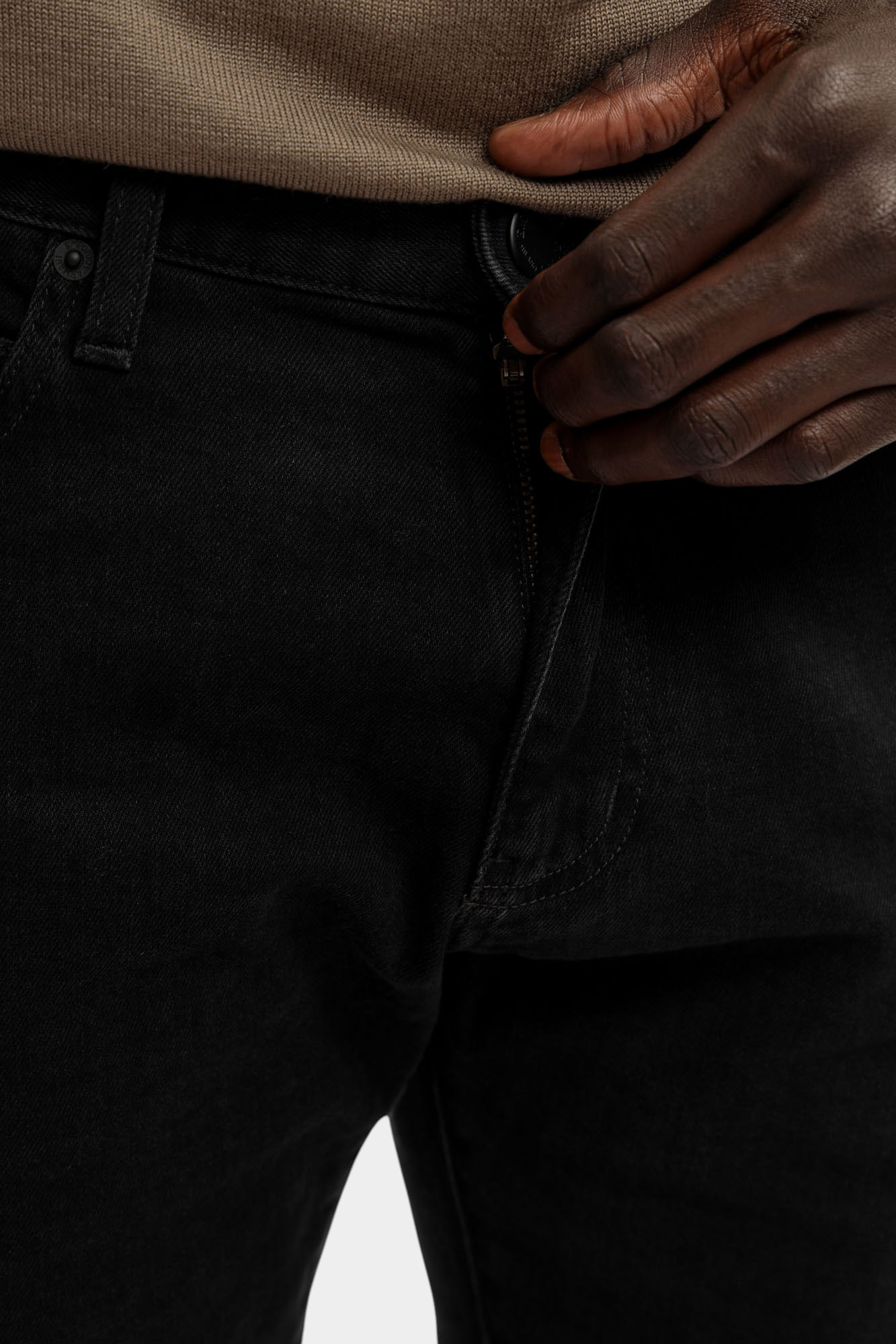 EM001370_ AF1411 Джинсы Emporio Armani Серый