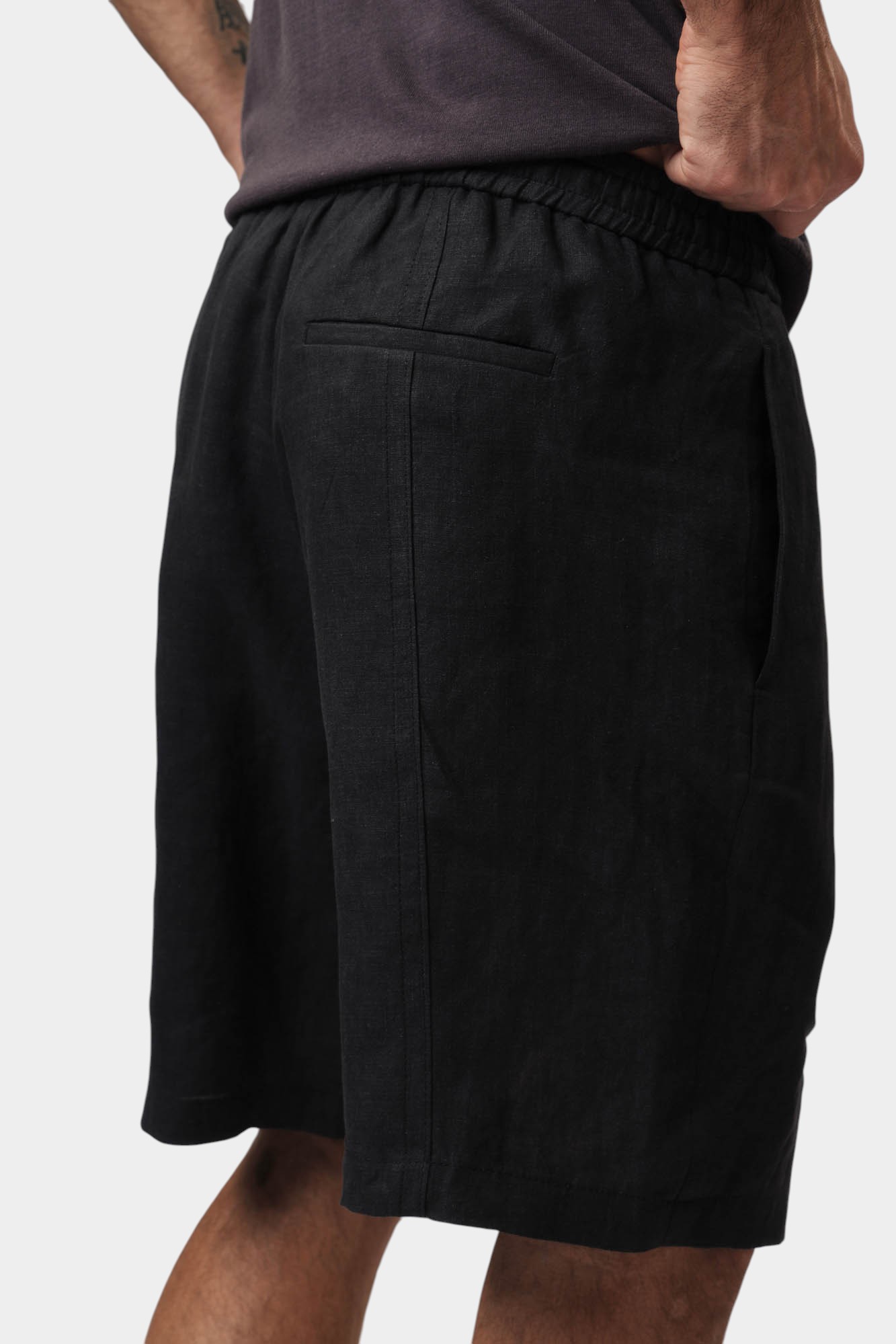 01PB40_01448 Шорты Emporio Armani Черный