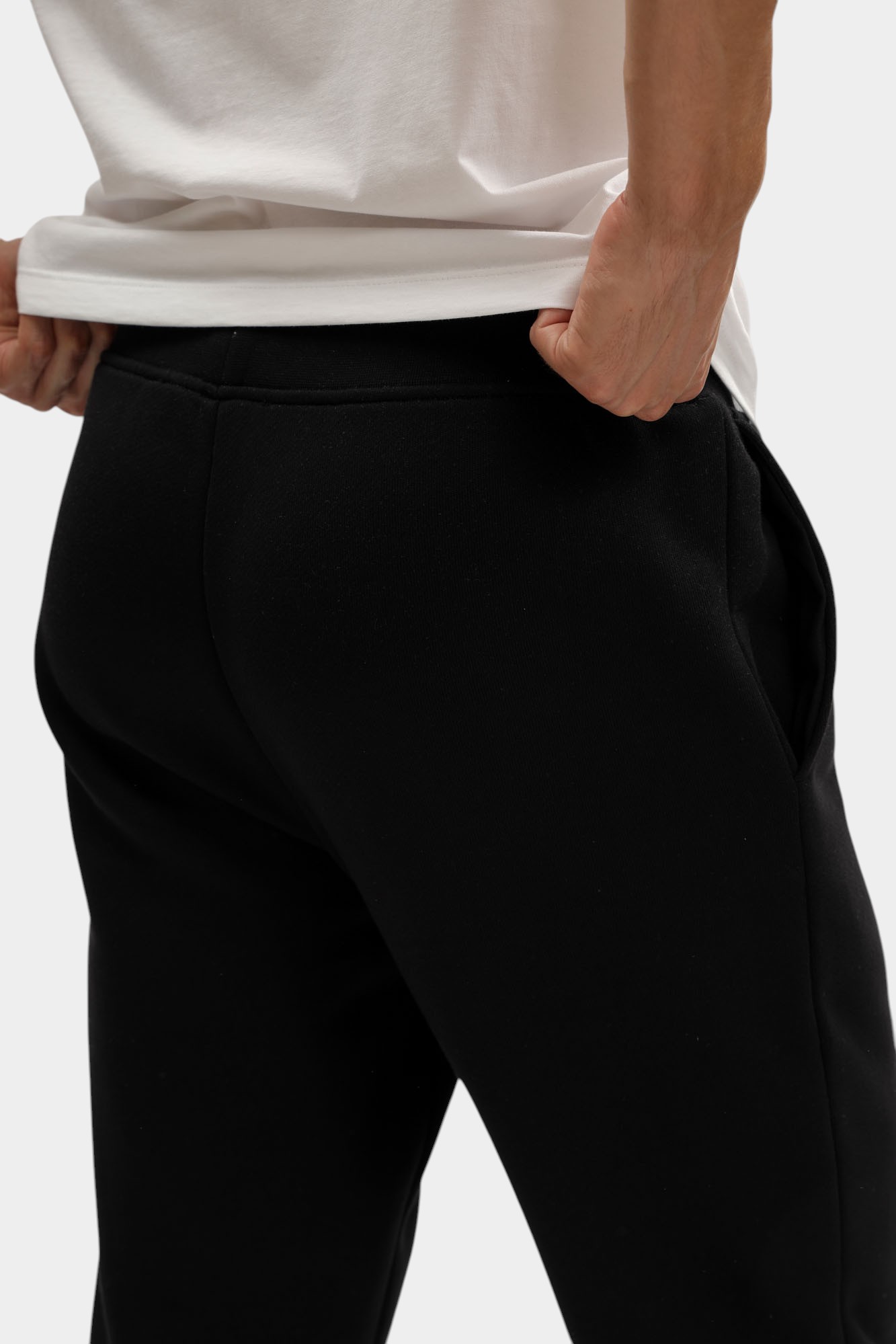 P8018000062N-MP355F01-83Y3 Брюки спортивные Trussardi Черный