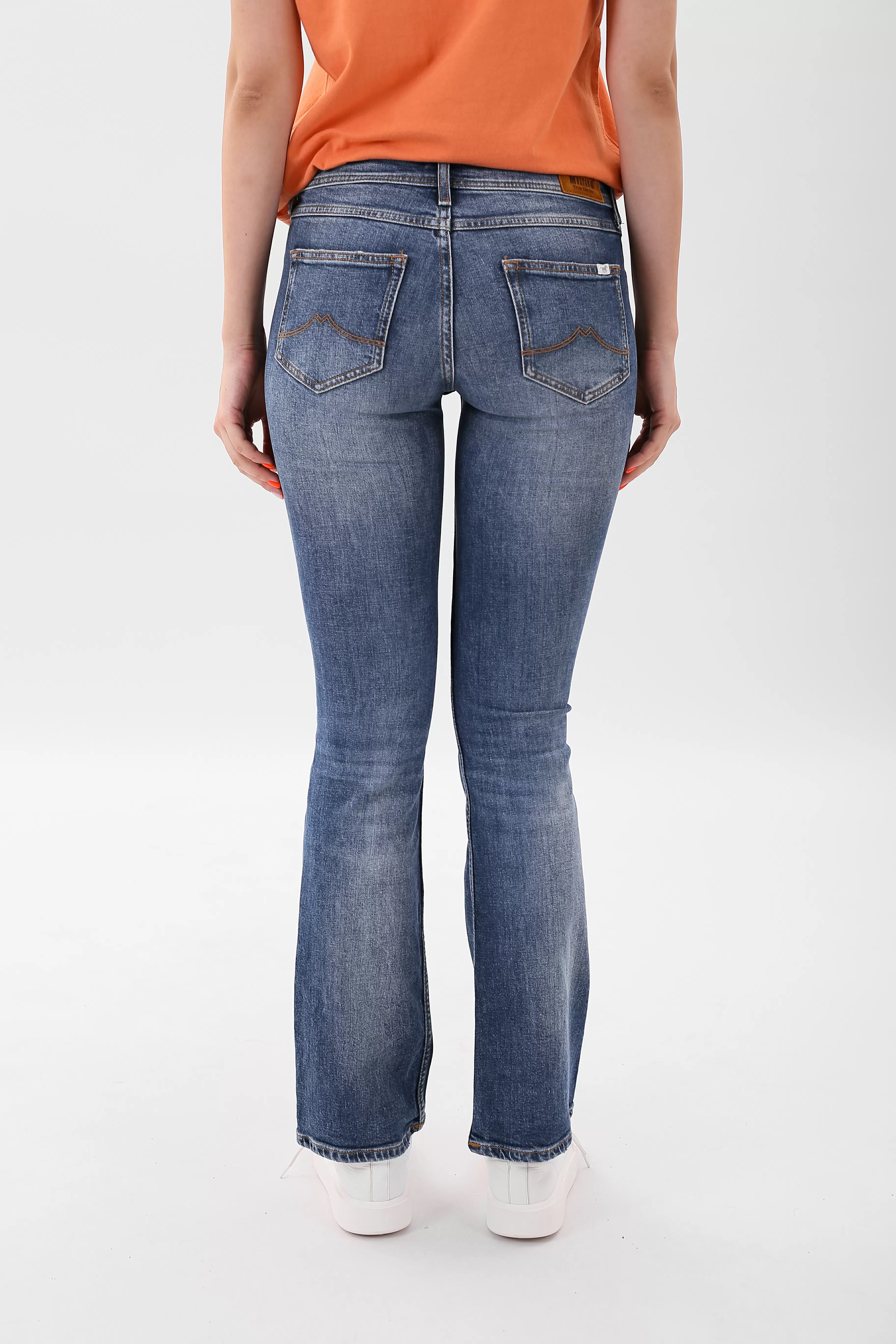 1012260 джинсы mary boot mustang