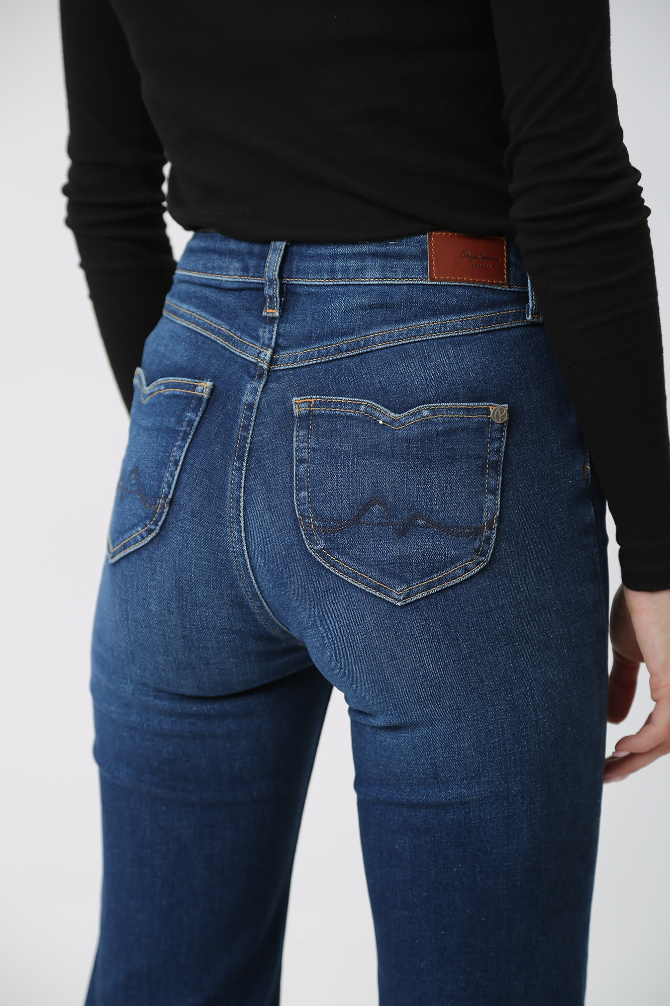 PL204597CT5 джинсы  slim fit flare uhw  pepe jeans 