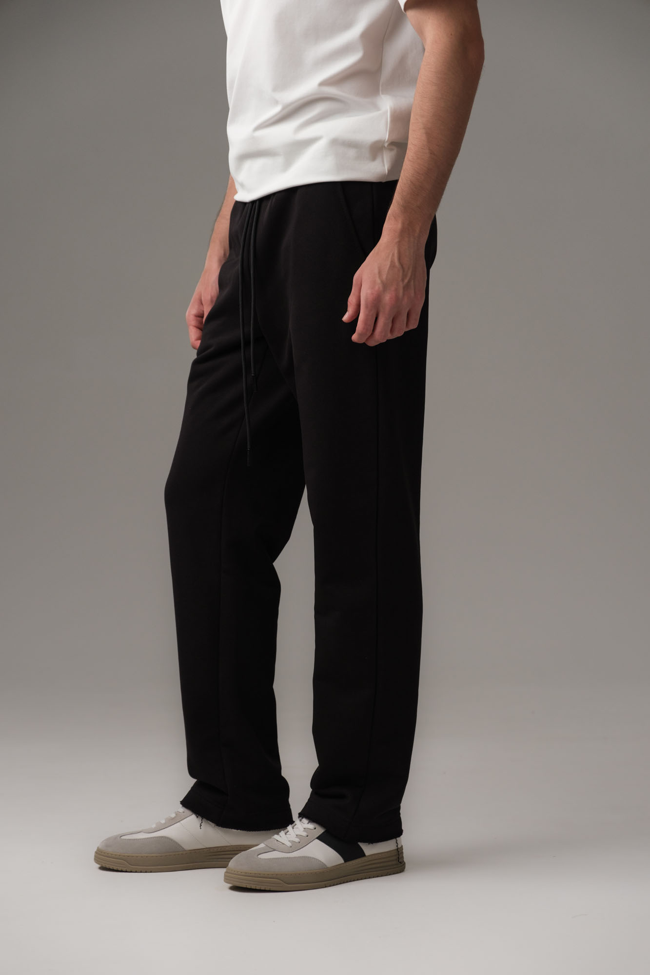 M-251-P-20-0063 Брюки спортивные The Hills Черный