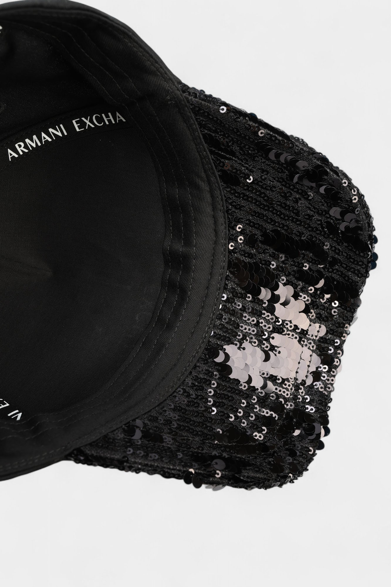 XW000897_AF13599 Кепка Armani Exchange Черный