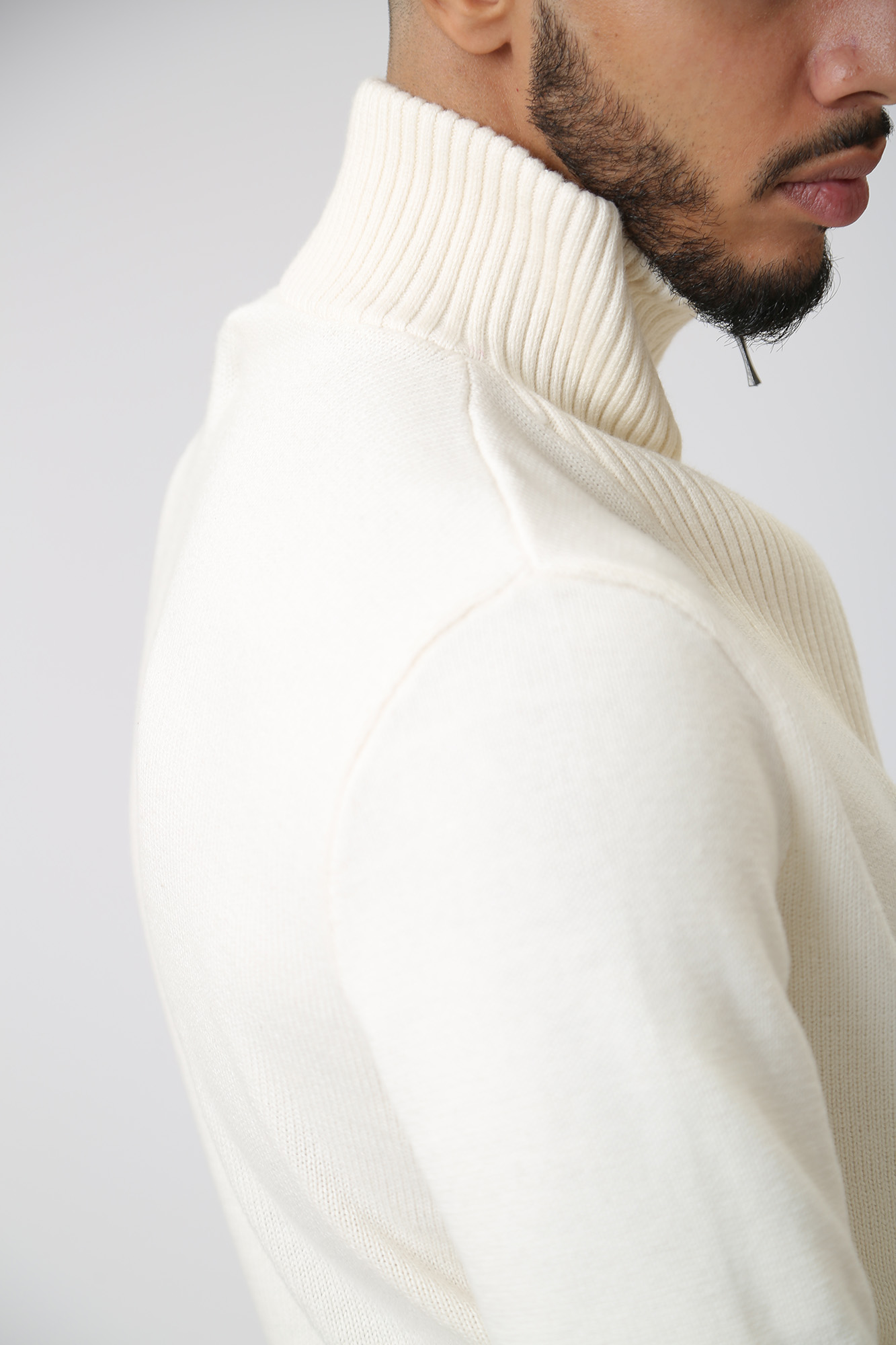 1014121 Джемпер Mustang Молочный