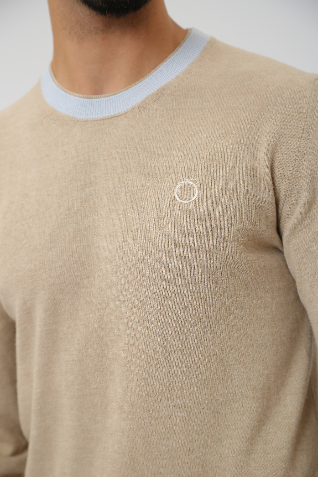 52M00734-0F000701 Джемпер Trussardi Белый