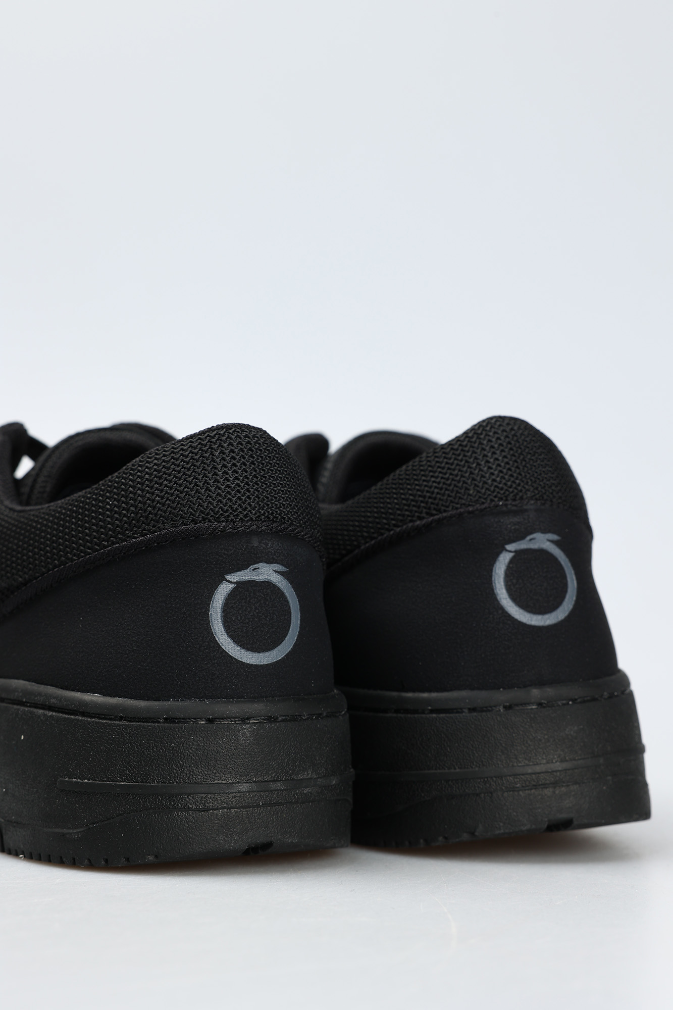 77A00494-9Y09999 Кеды Trussardi Черный