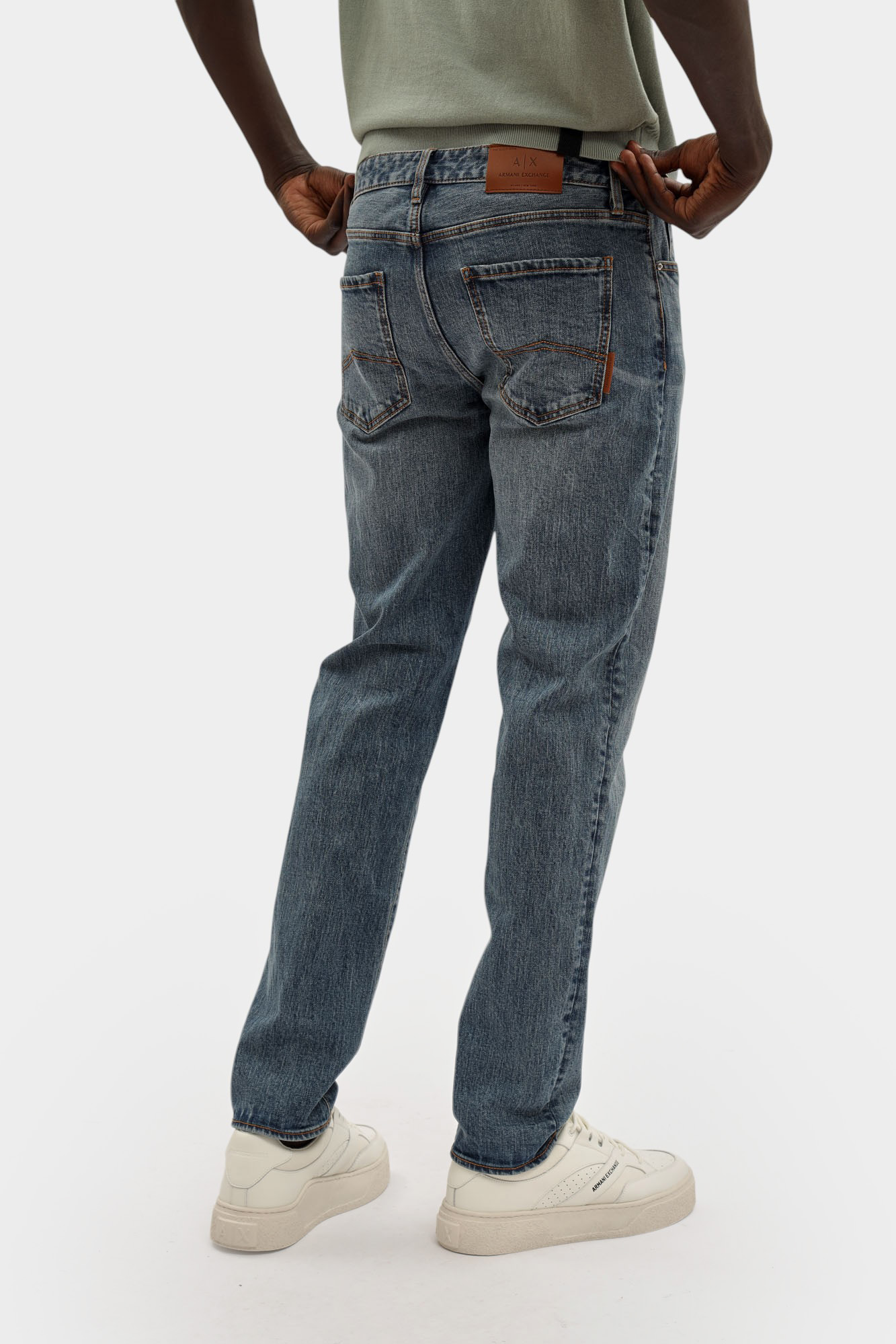 XM000049_AF17047 Джинсы Armani Exchange Голубой