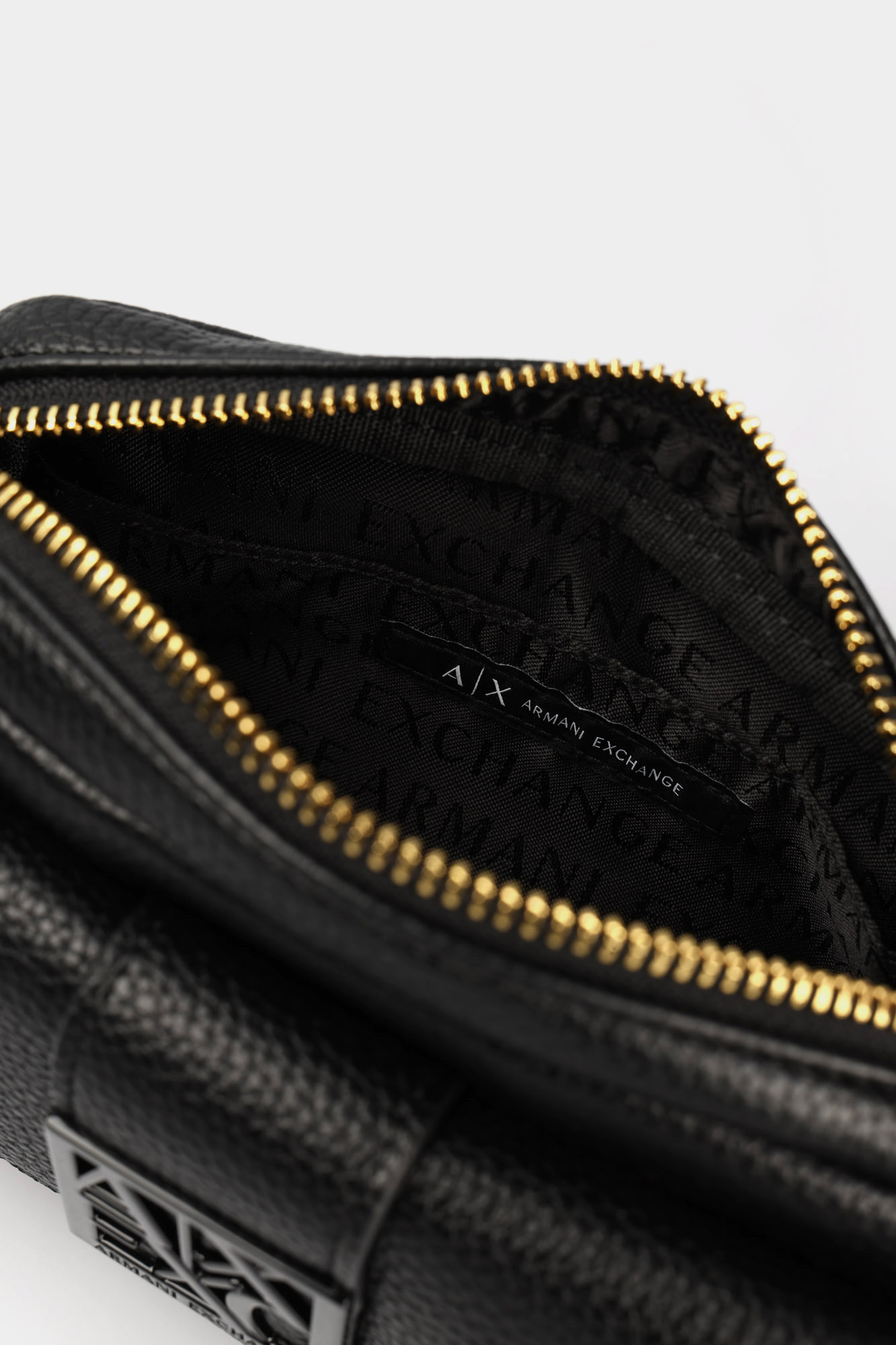 XW000324_AF11902 Сумка Armani Exchange Черный