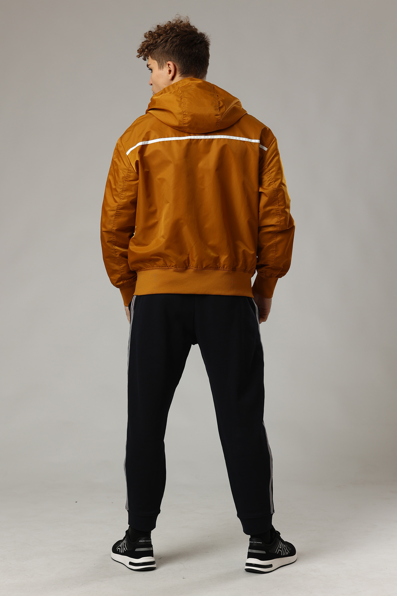 6LZB03_ZNUSZ Ветровка Armani Exchange Коричневый