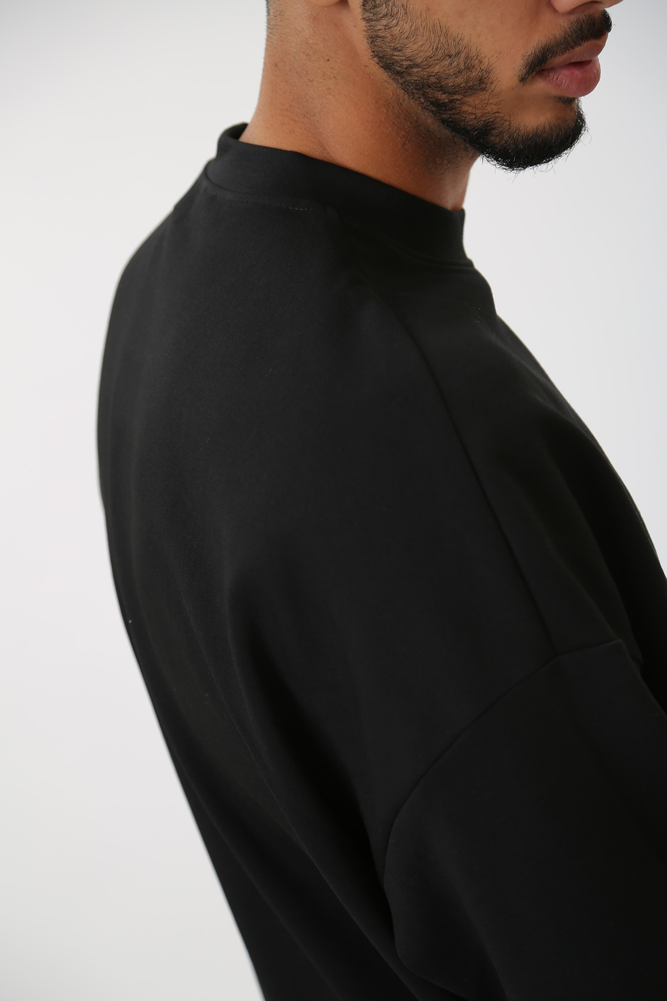 6RZMAC_ZJMAZ Свитшот  Armani Exchange Черный