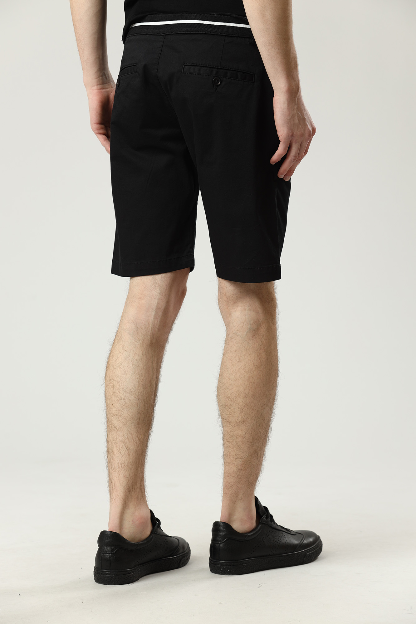 521801_255811 Шорты Karl Lagerfeld Черный