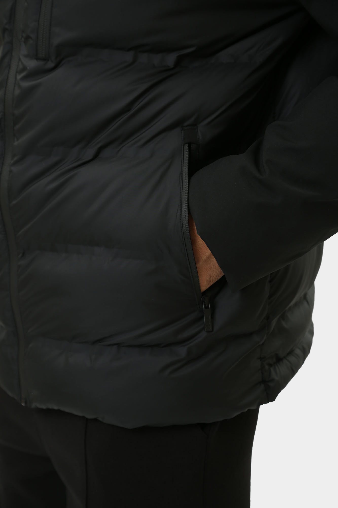 544596_505029 Куртка утепленная Karl Lagerfeld Черный