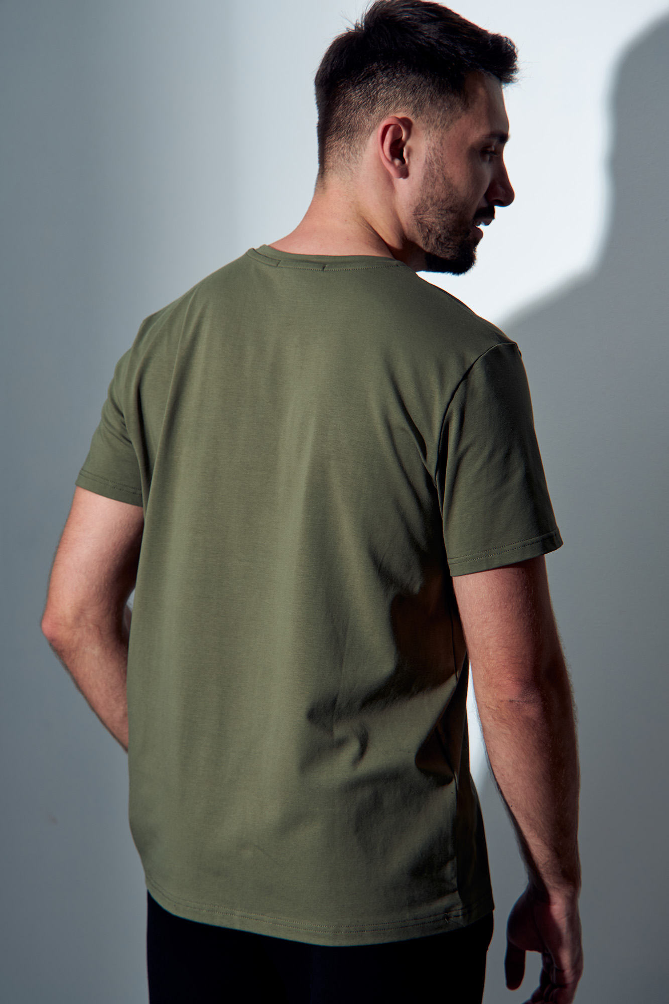 M-232-P-22-0051 Футболка The Hills Хаки