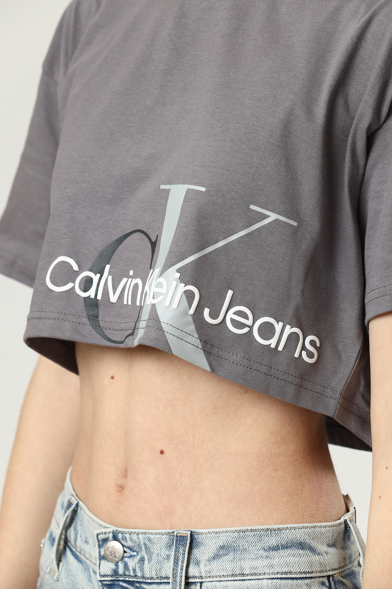 J20J217907 футболка кроп-топ calvin klein jeans calvin klein jeans 