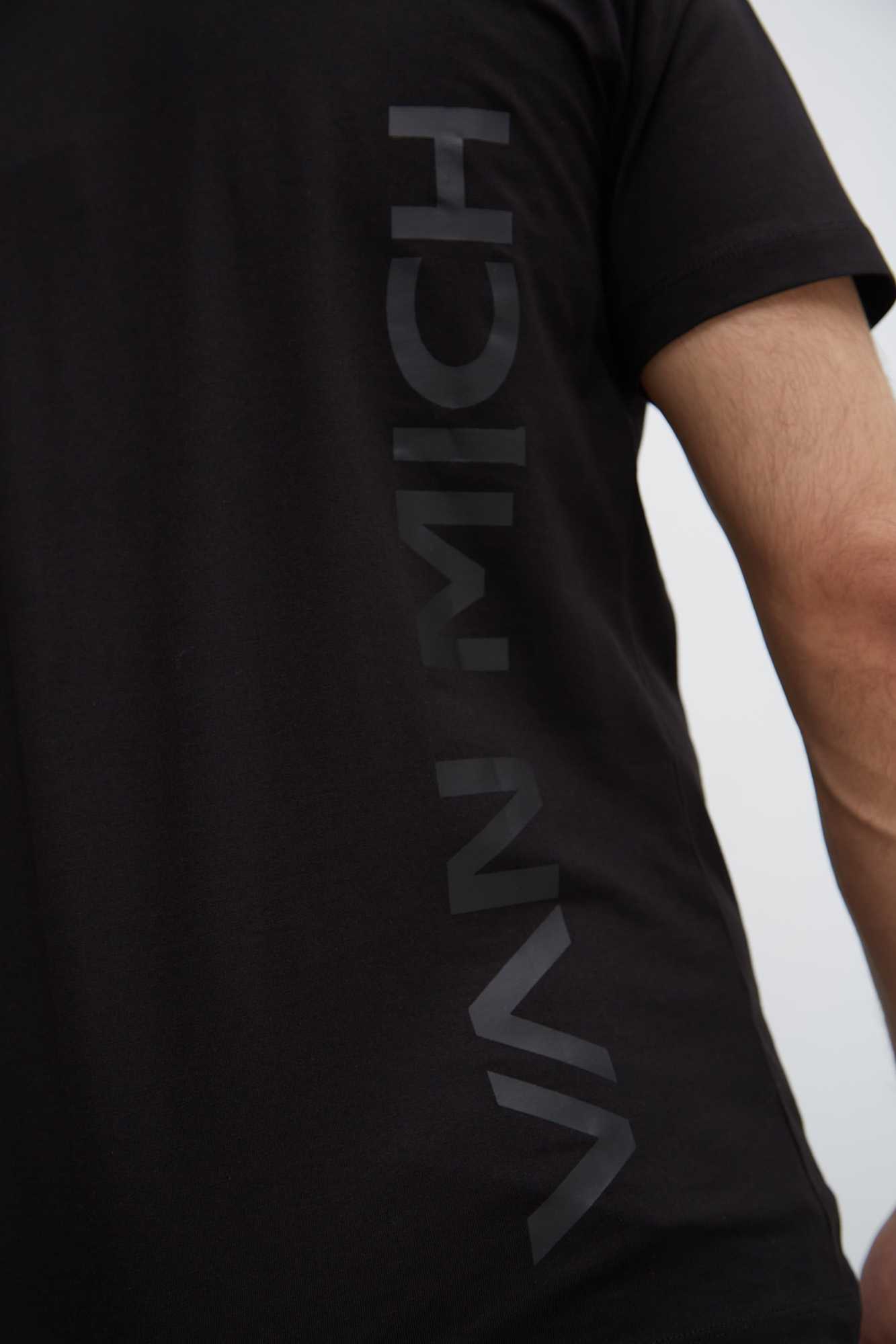 VM-231-22-029 Футболка Van Mich Черный