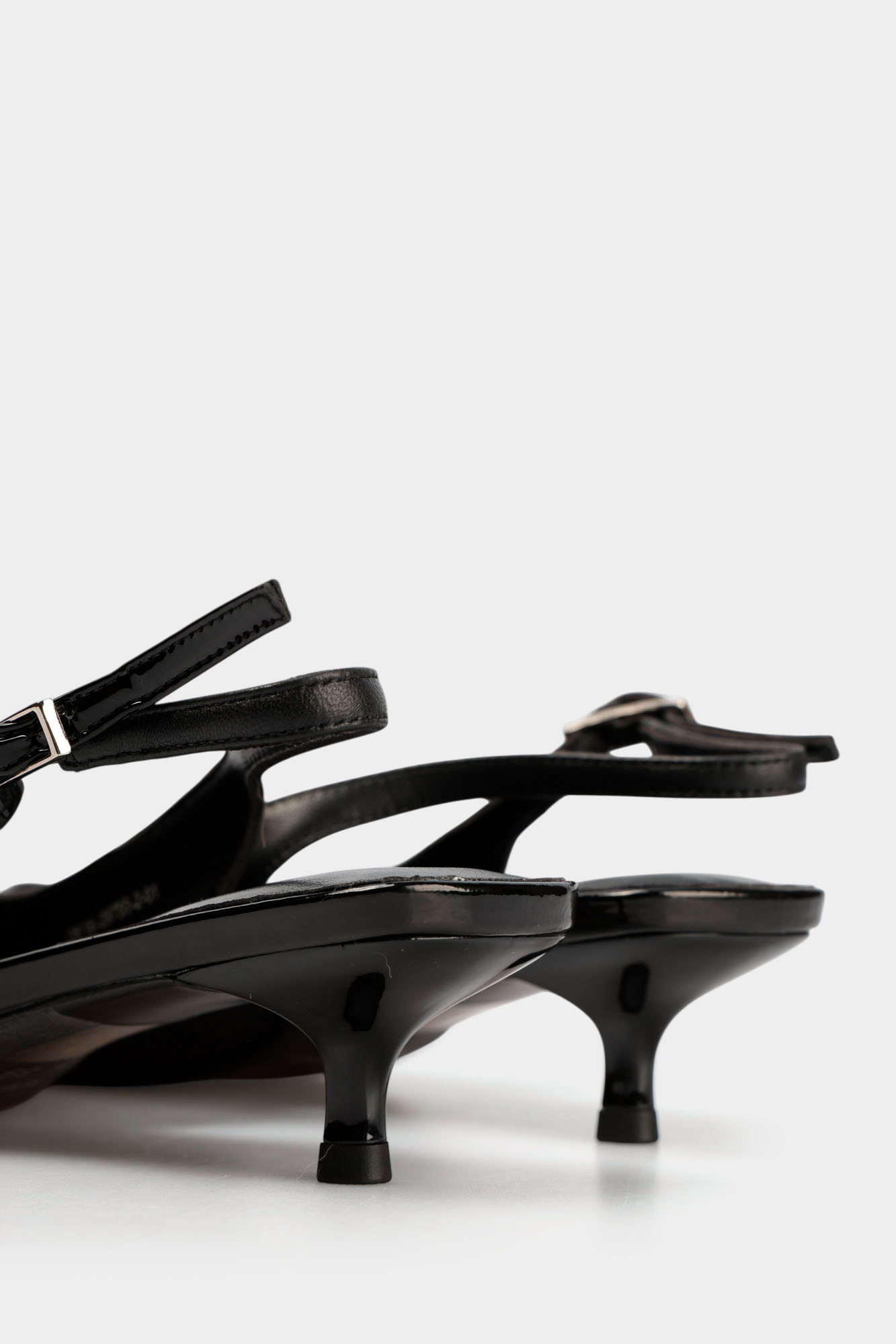 QF16-28755-2 Босоножки Marc Cony Черный