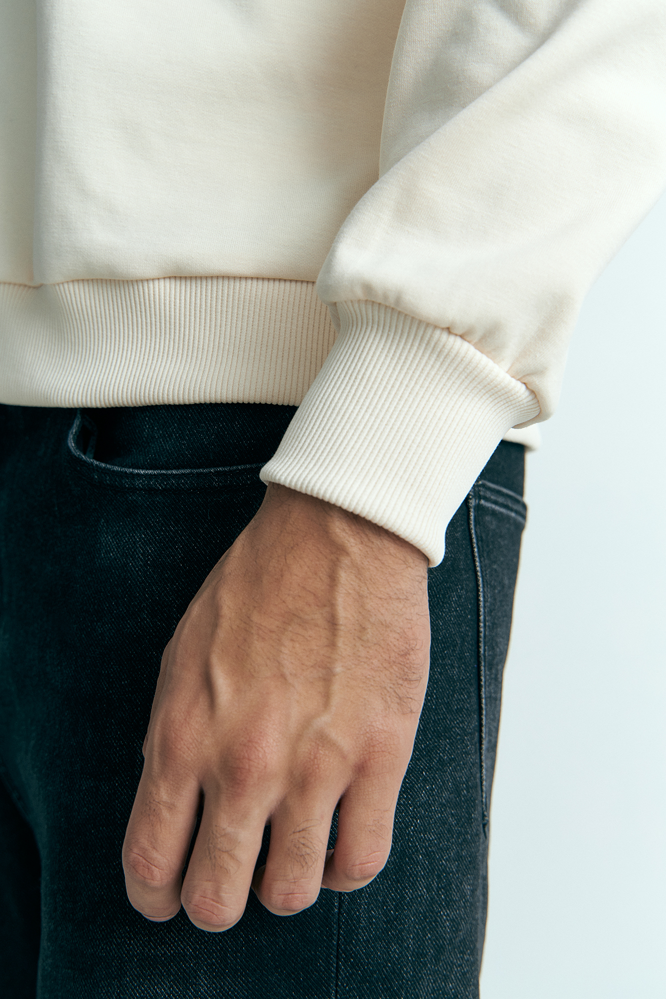 M-232-М-21-0174 Свитшот The Hills Белый