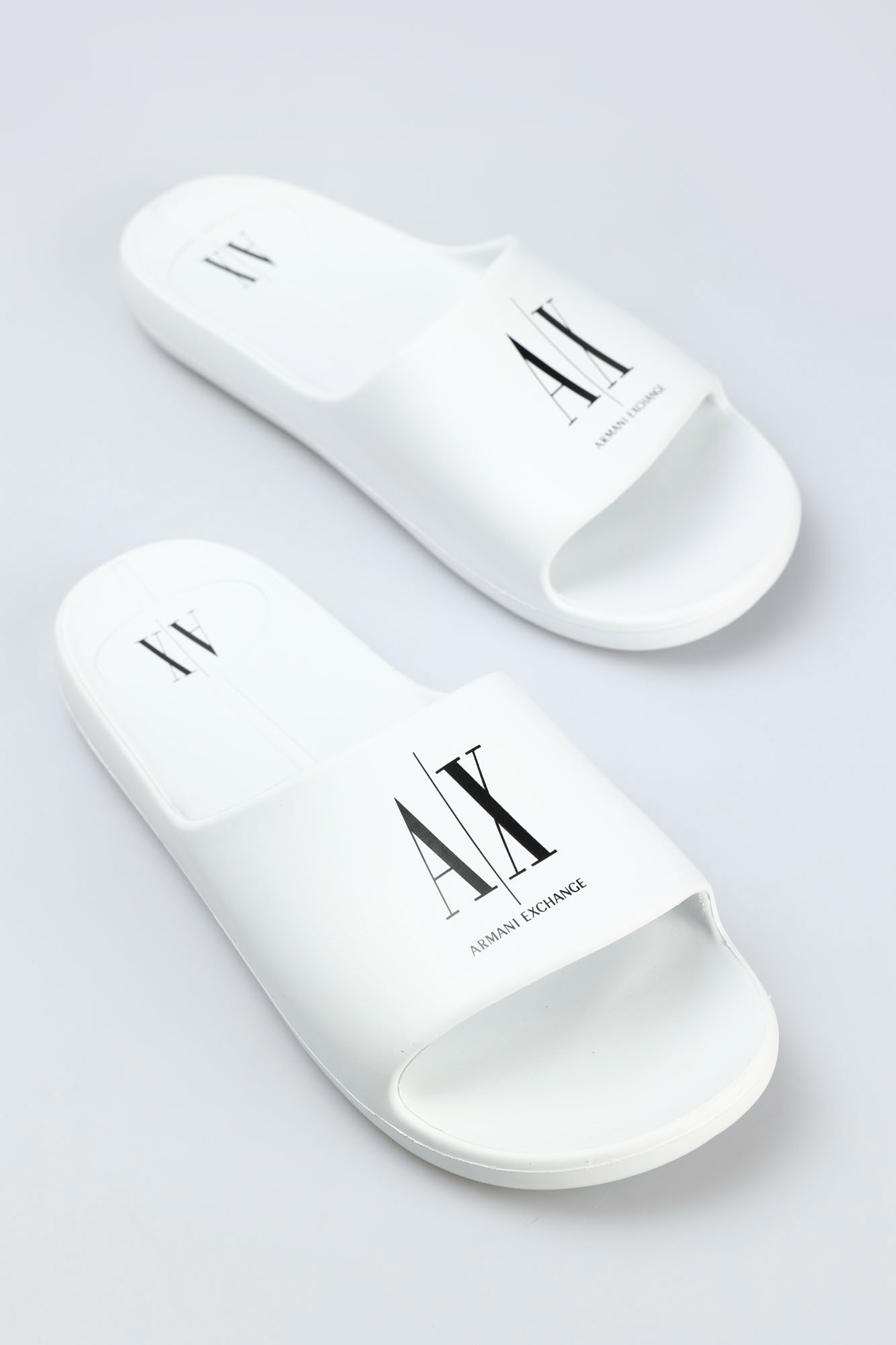 XUP012_XV675 Шлепанцы Armani Exchange Белый