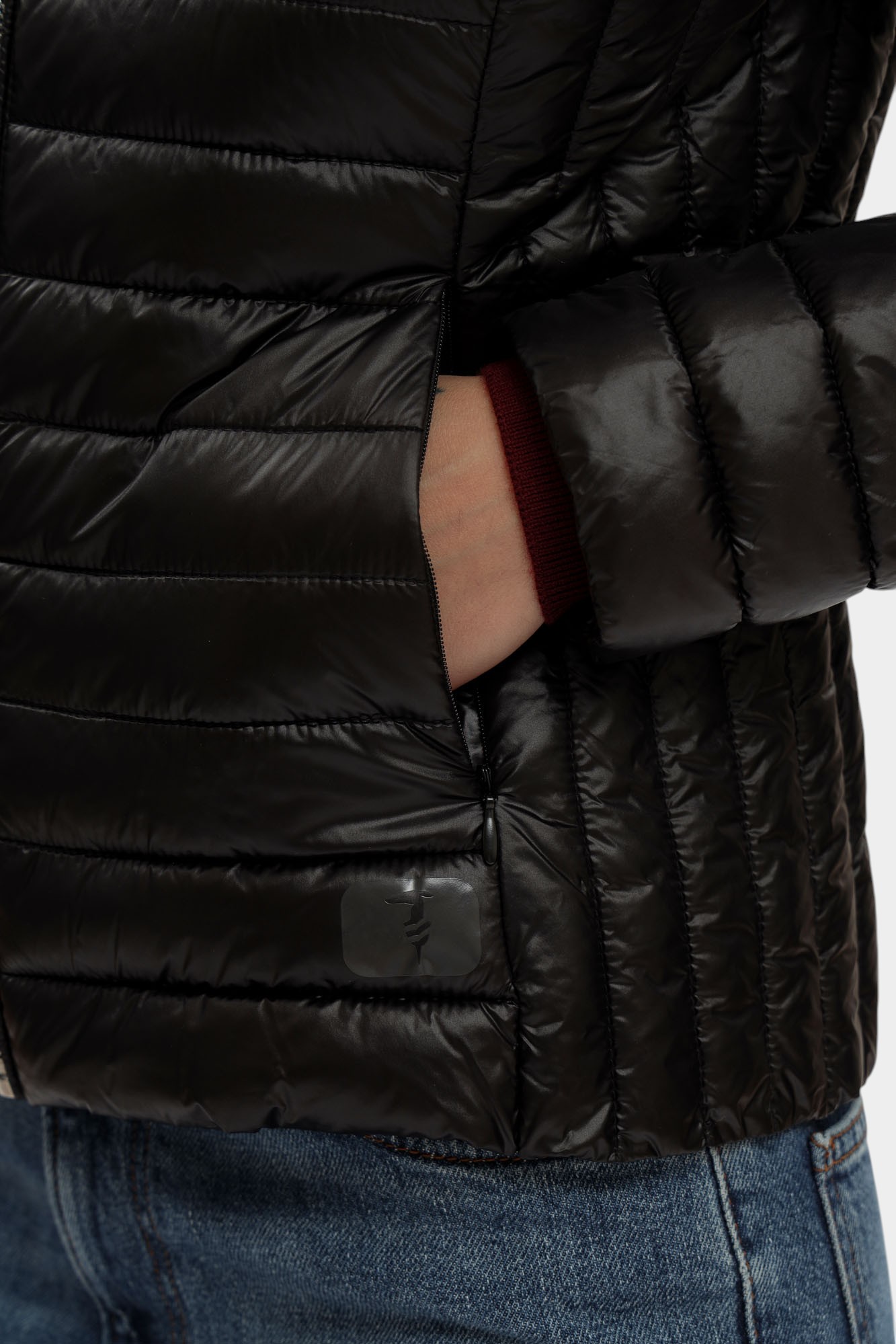 F326A000427N-WO800N31-08YU куртка trussardi