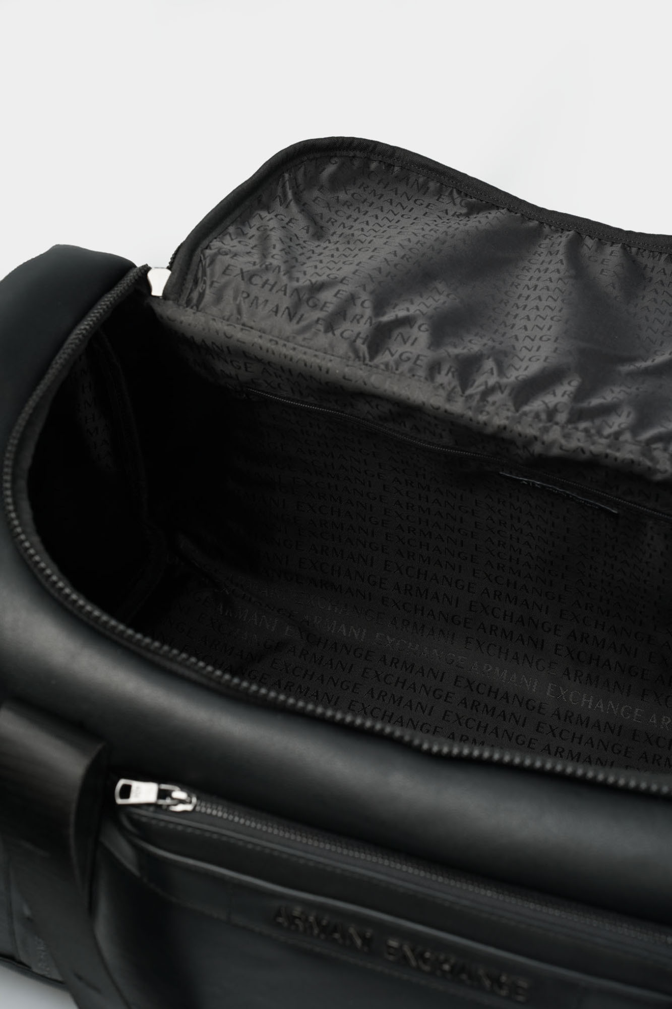 XM000143_AF11925 Сумка дорожная Armani Exchange Черный