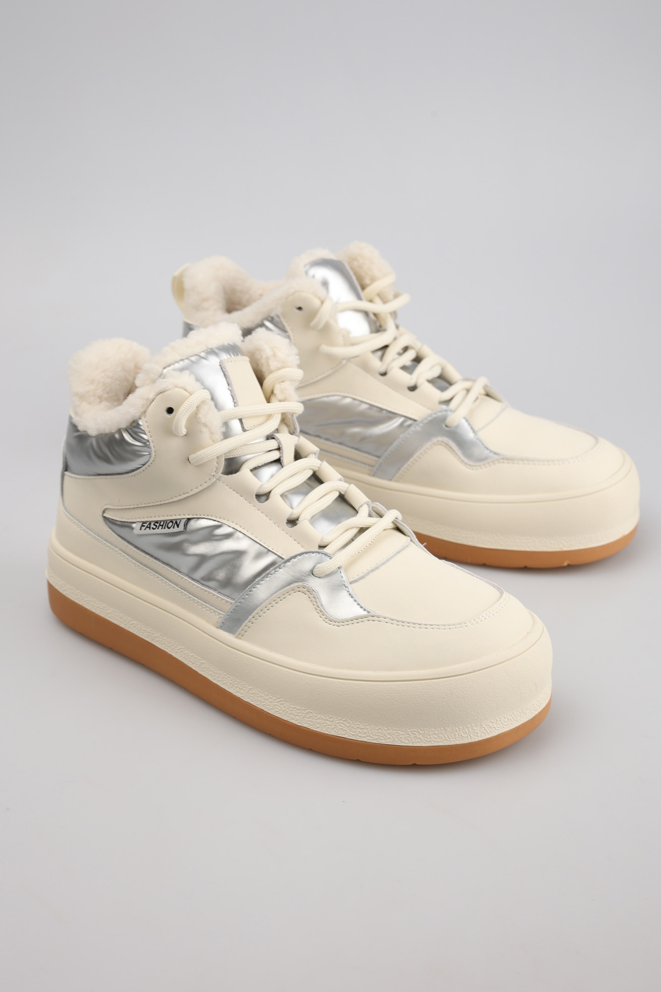 MC12116-WT/8 текстиль Ботинки жен кожа/текстиль се Кеды Marc Cony Молочный