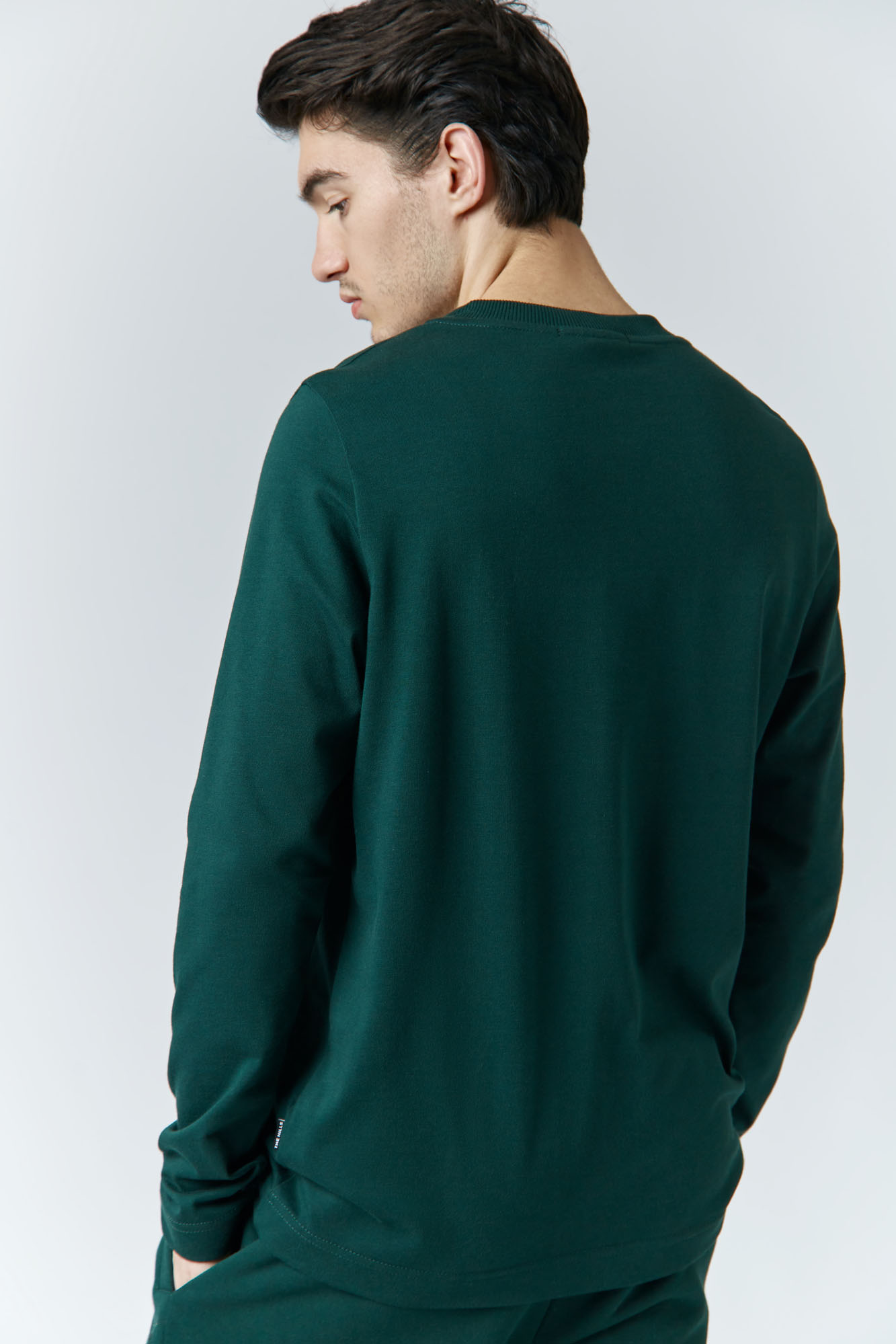 M-242-P-22-0040 Лонгслив The Hills Зеленый