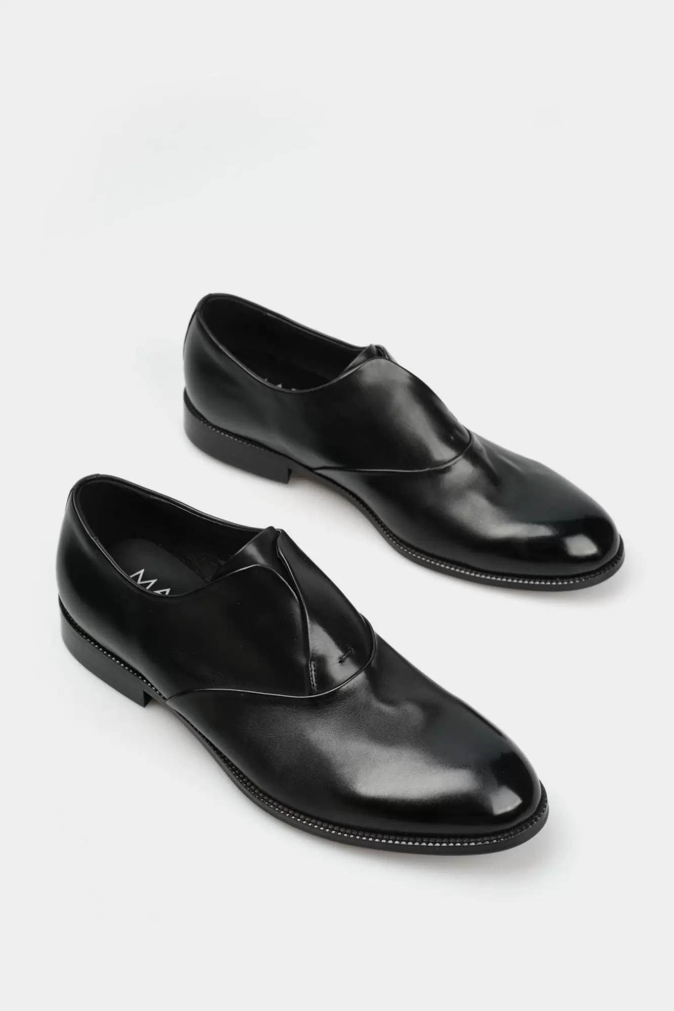 MC21690-ML Туфли Marc Cony Черный