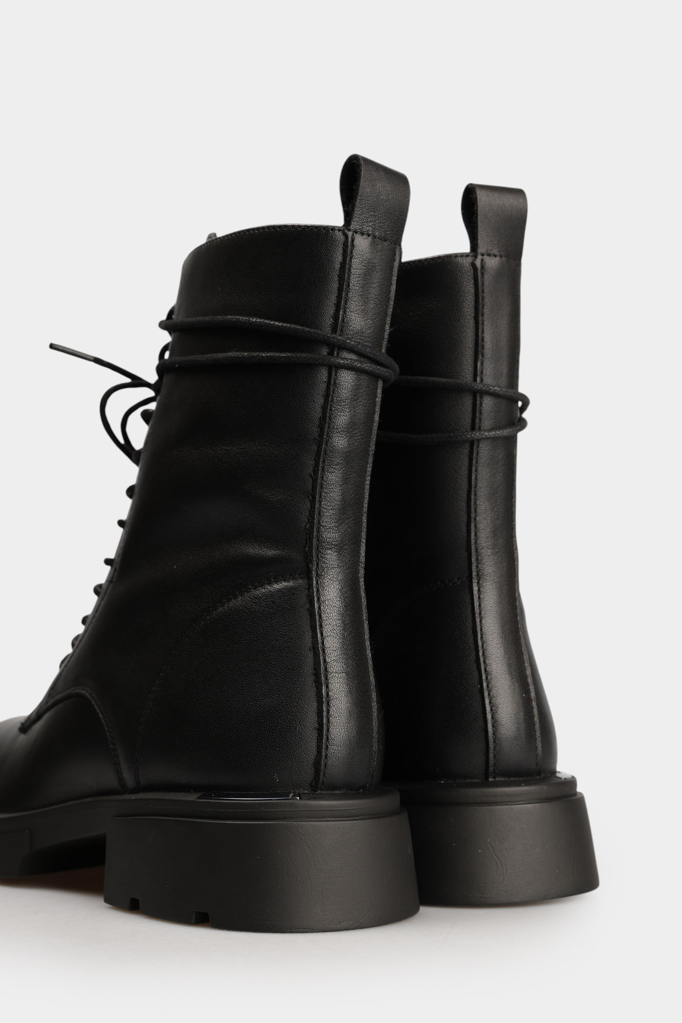 MC21847-WN Ботинки Marc Cony Черный