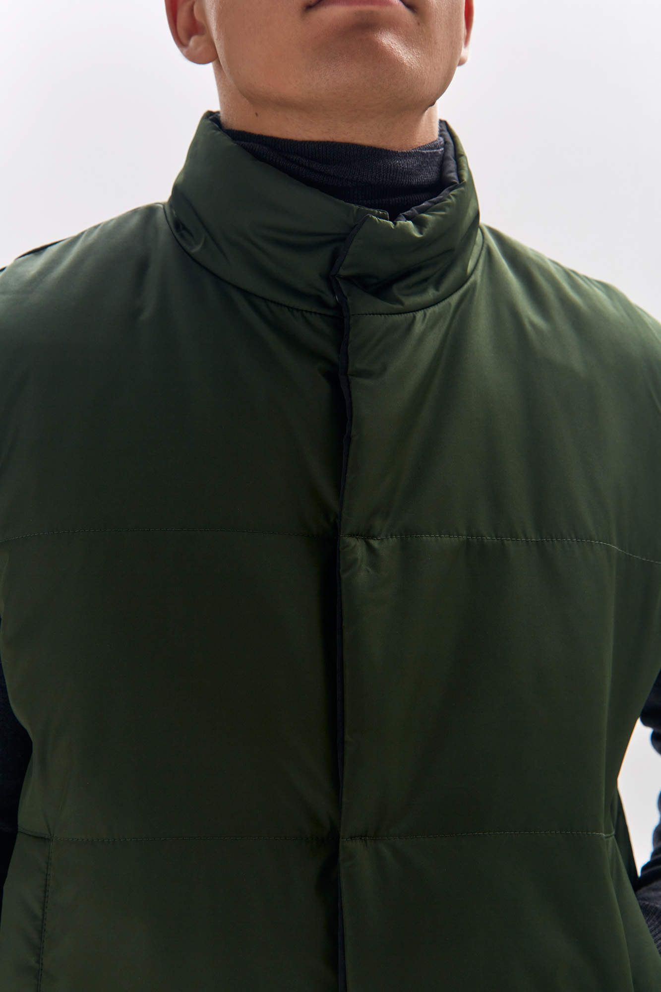 M-231-P-107-0011 Жилет The Hills Зеленый