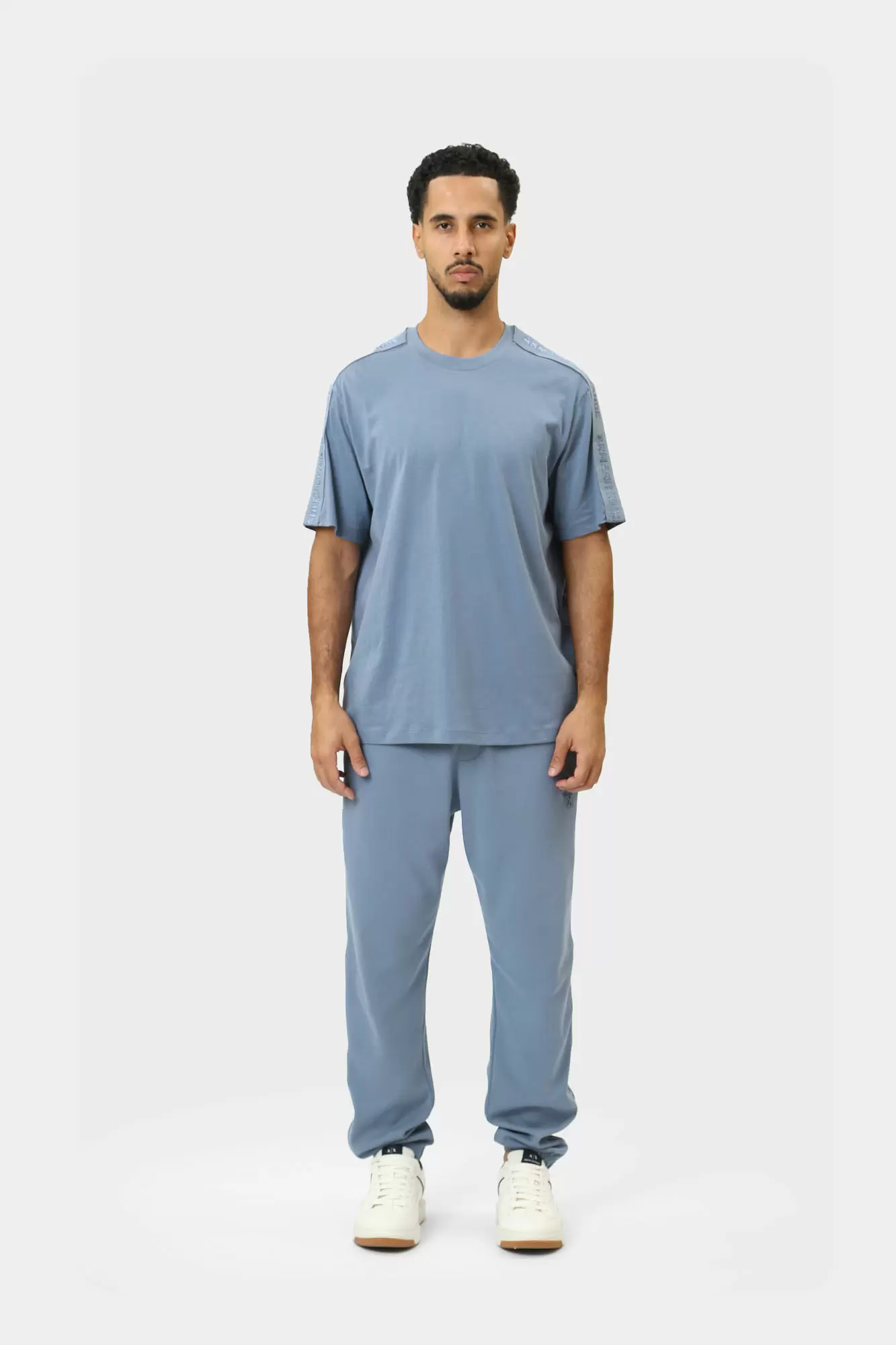 6DZTLA_ZJ9JZ Футболка Armani Exchange Синий