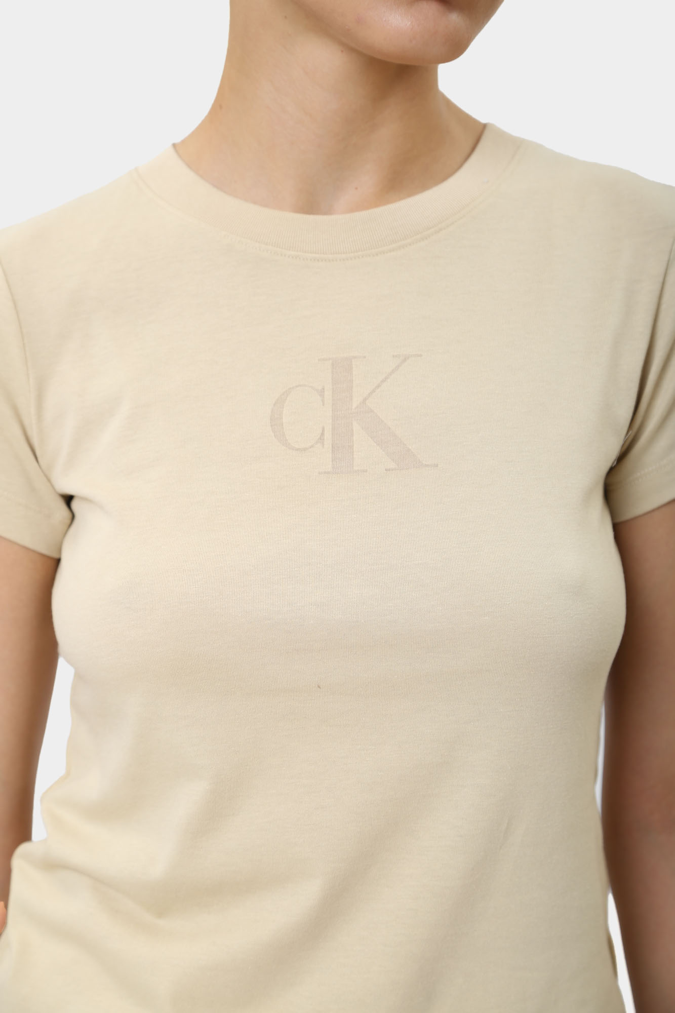 J20J223909 футболка calvin klein jeans 