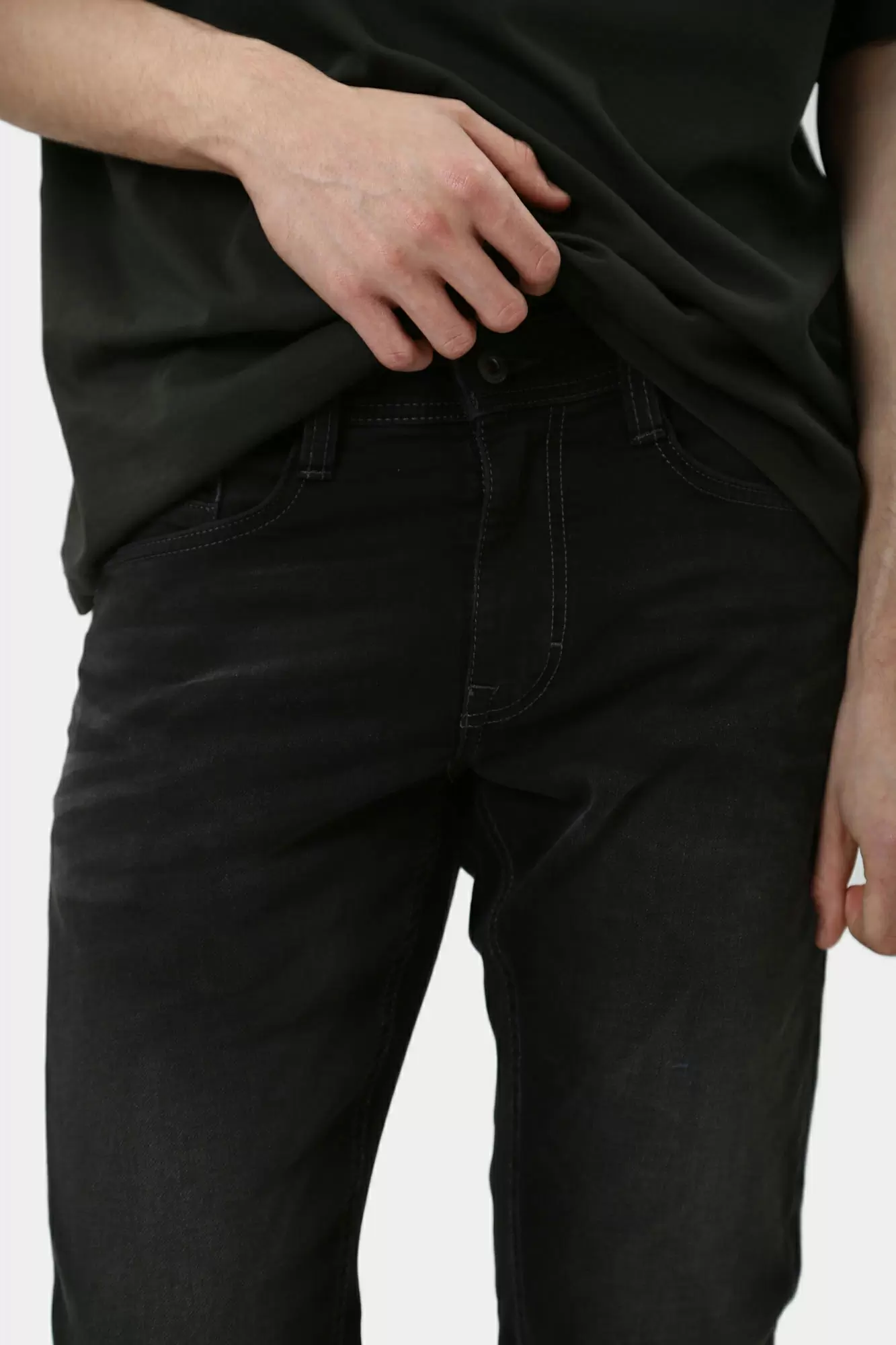 1015871-4000 Джинсы Mustang Черный