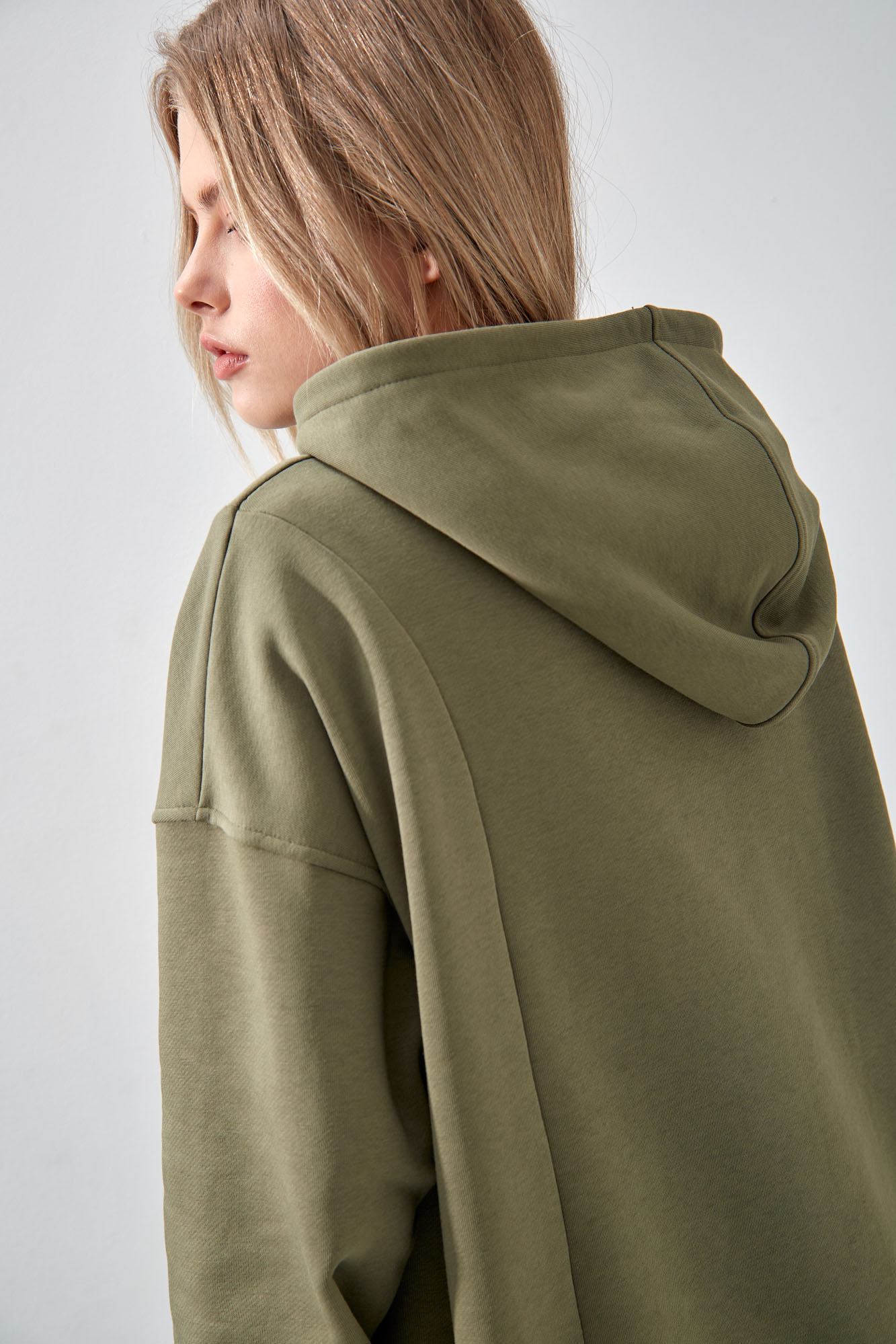 W-241-P-20-0063 худи the hills 