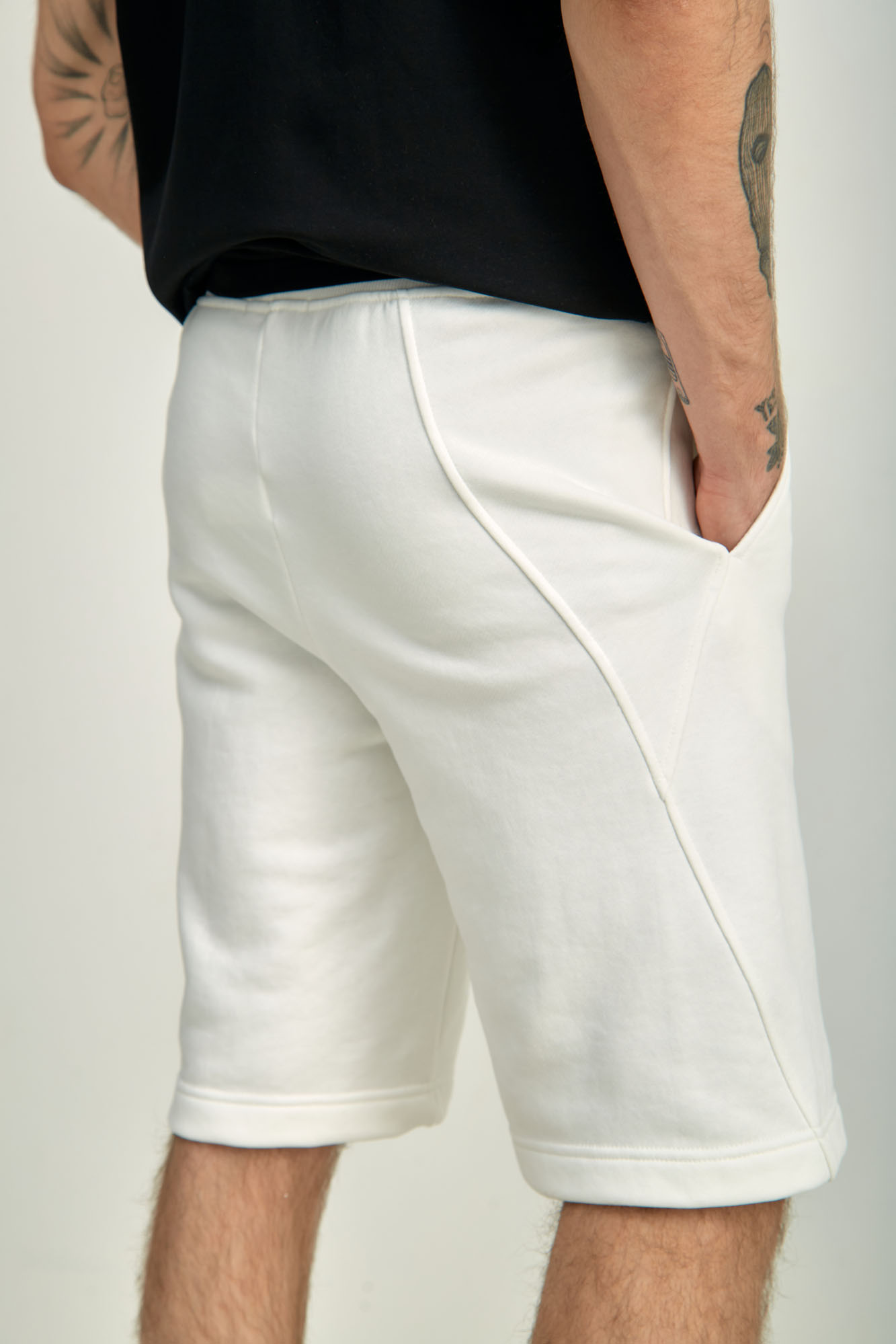 M-241-P-20-0087 Шорты The Hills Белый