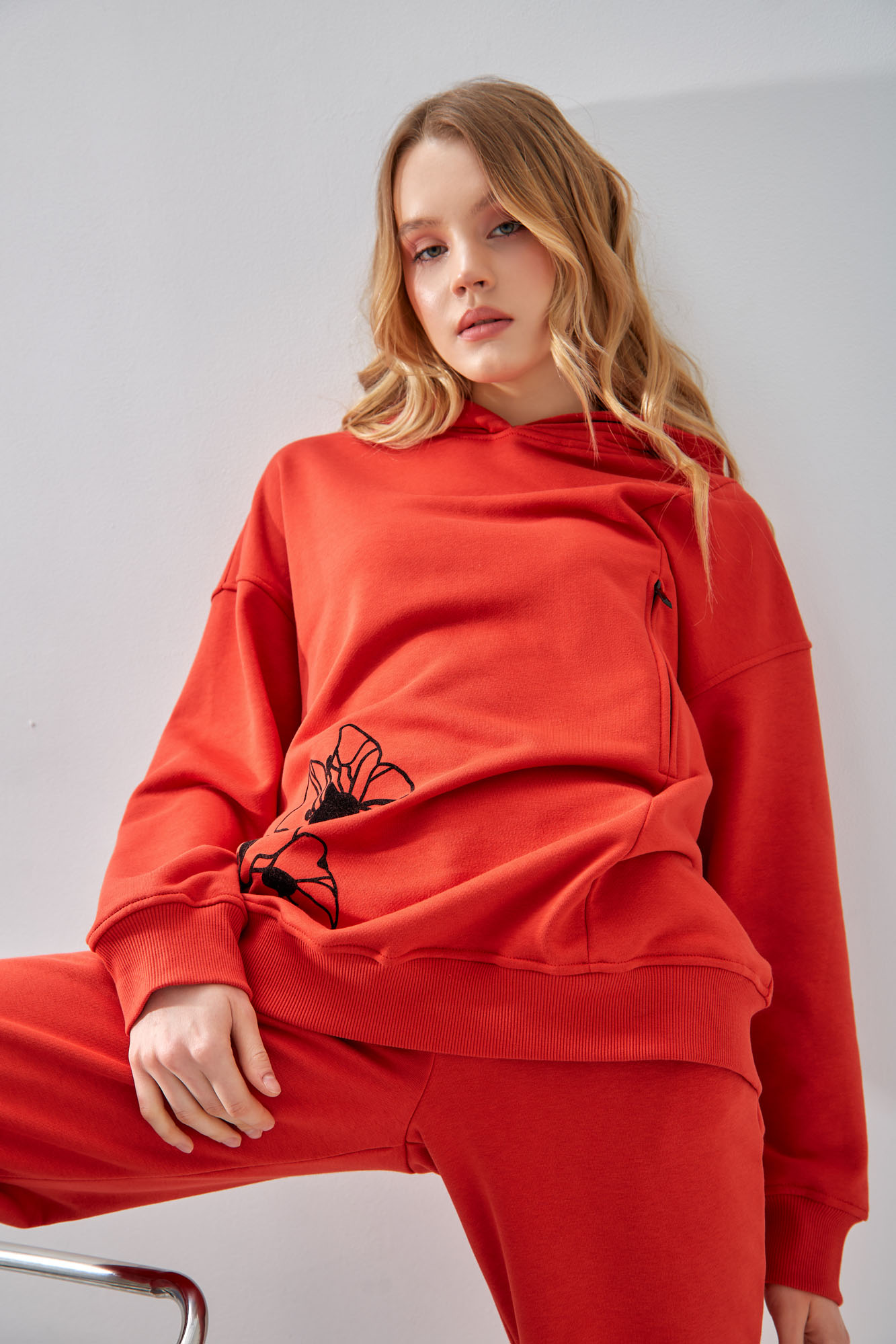 W-241-P-20-0063 худи the hills