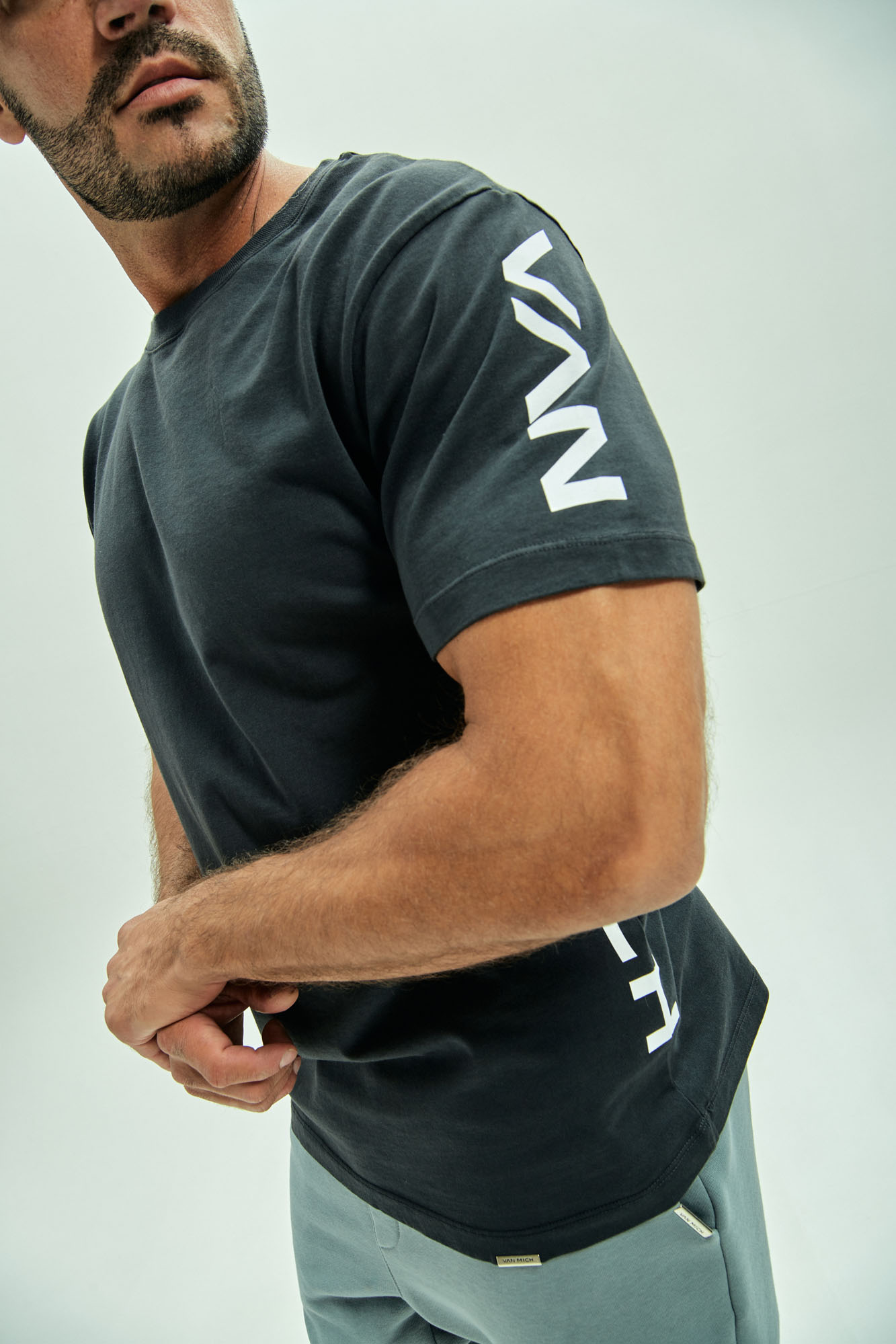 VM-ERK-22-058 Футболка Van Mich Черный