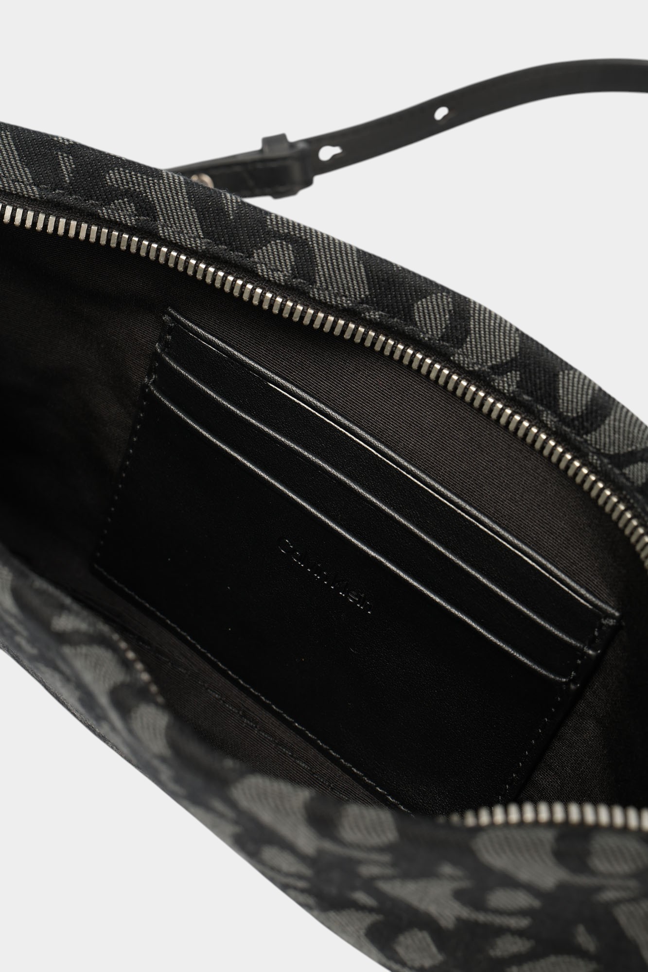 LV04K3183G Сумка Calvin Klein Jeans Черный