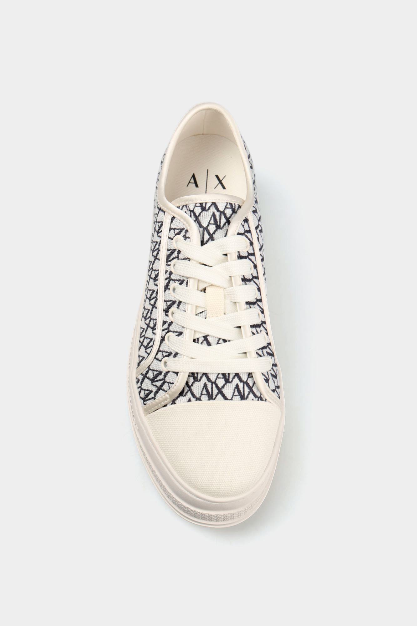 XW002786_AF23055 Кеды Armani Exchange Белый