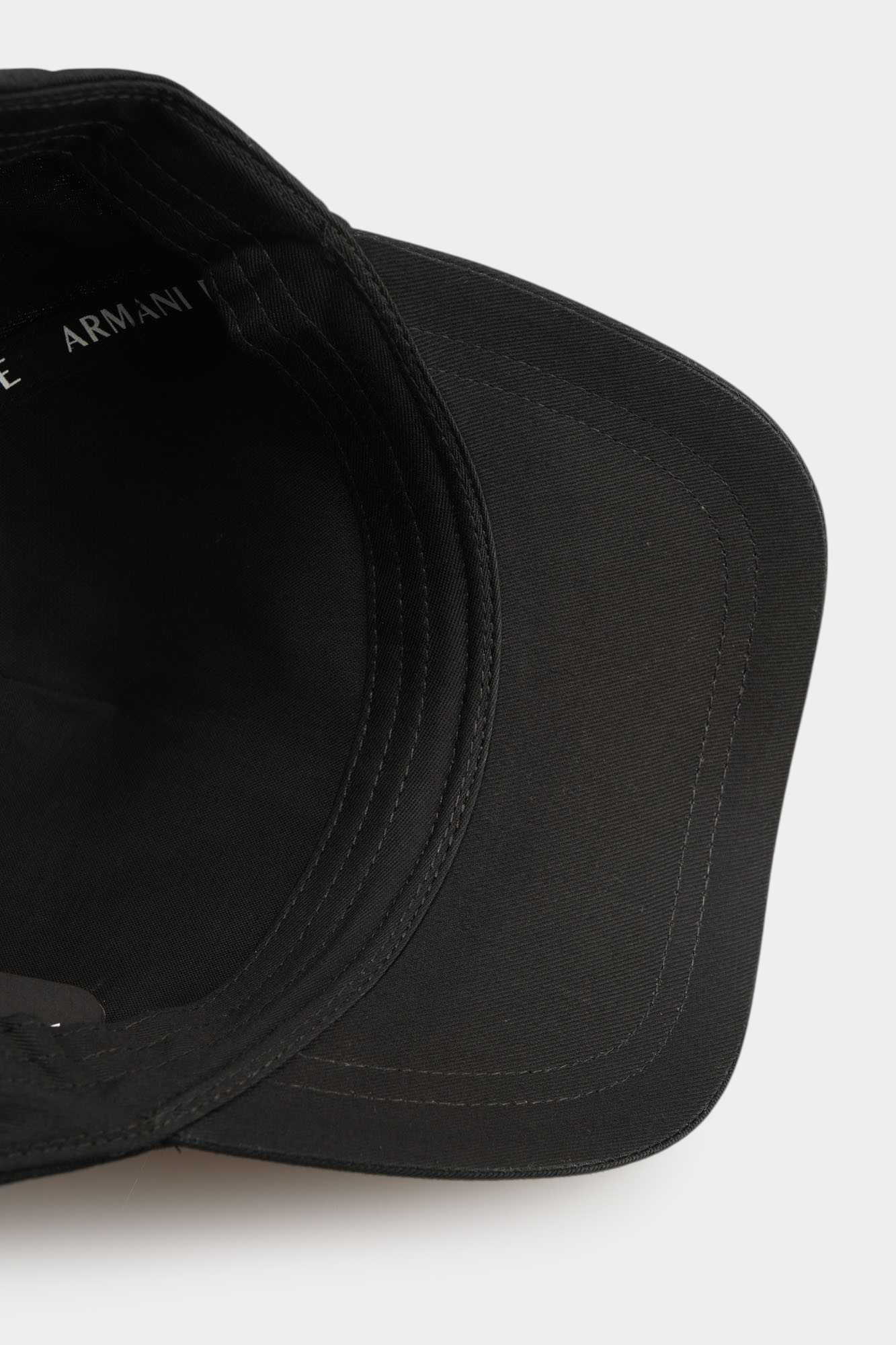 XW001179_AF14711 Кепка Armani Exchange Черный