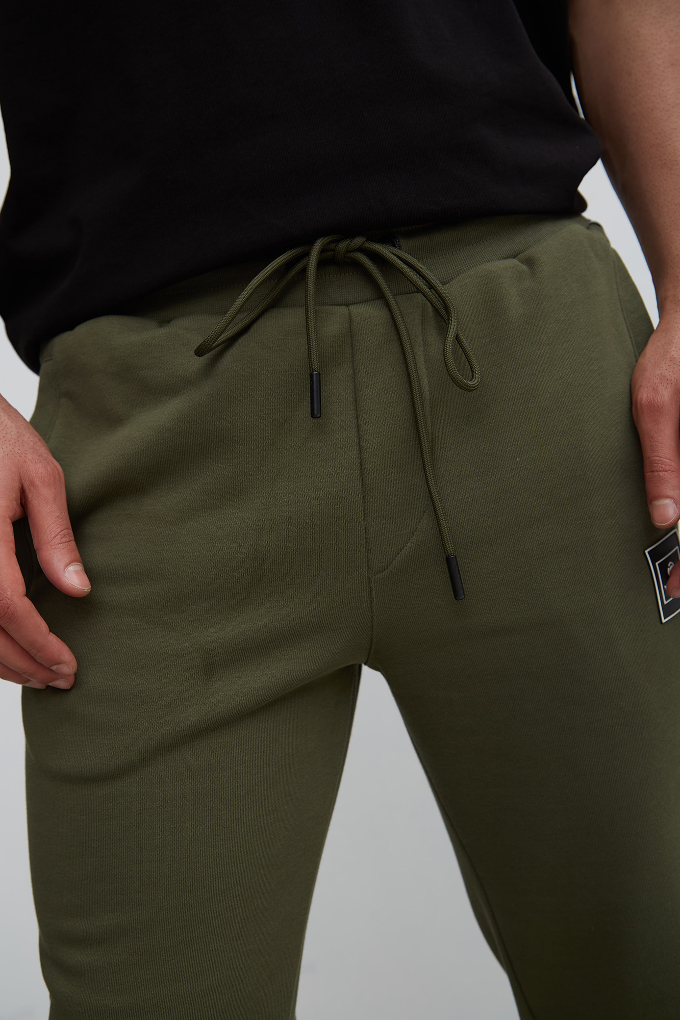 VM-231-20-019 Брюки спортивные Van Mich Хаки