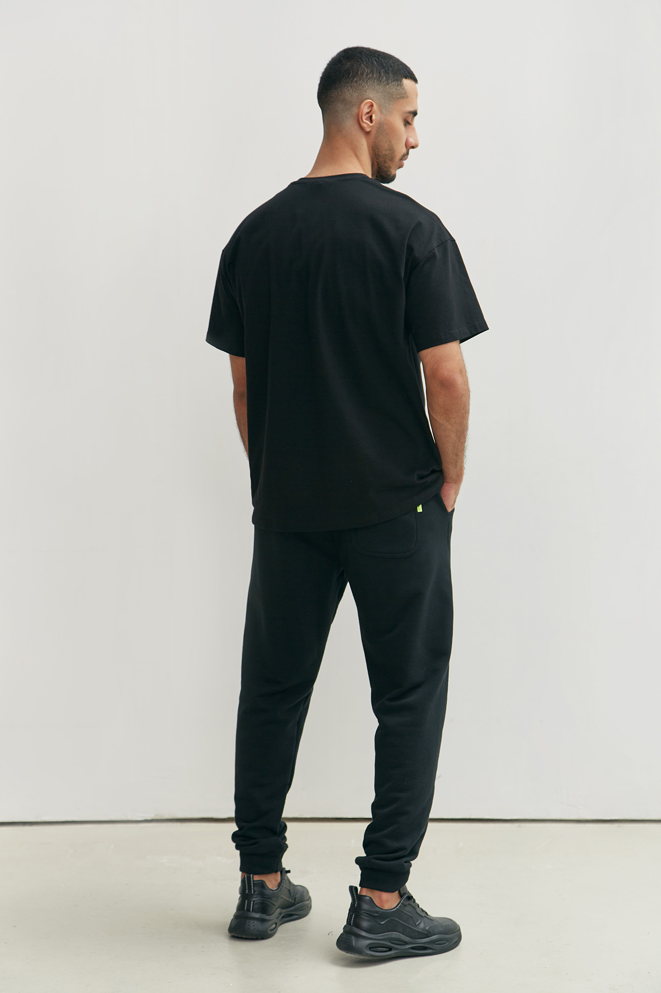 M-231-P-20-0003 Брюки спортивные The Hills Черный