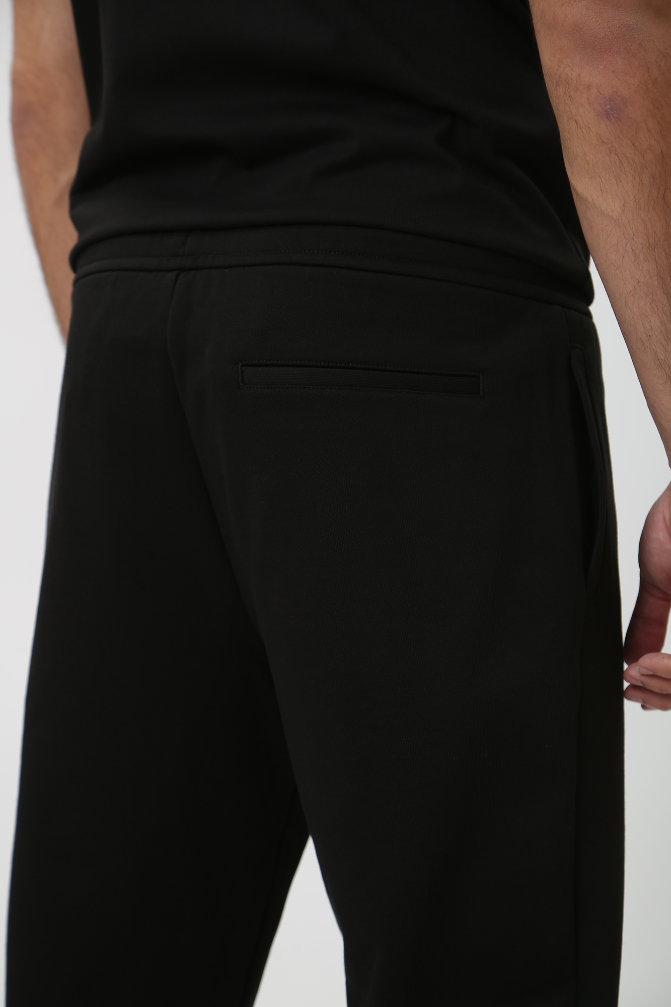 3DZPDG_ZJ4XZ Брюки спортивные Armani Exchange Черный