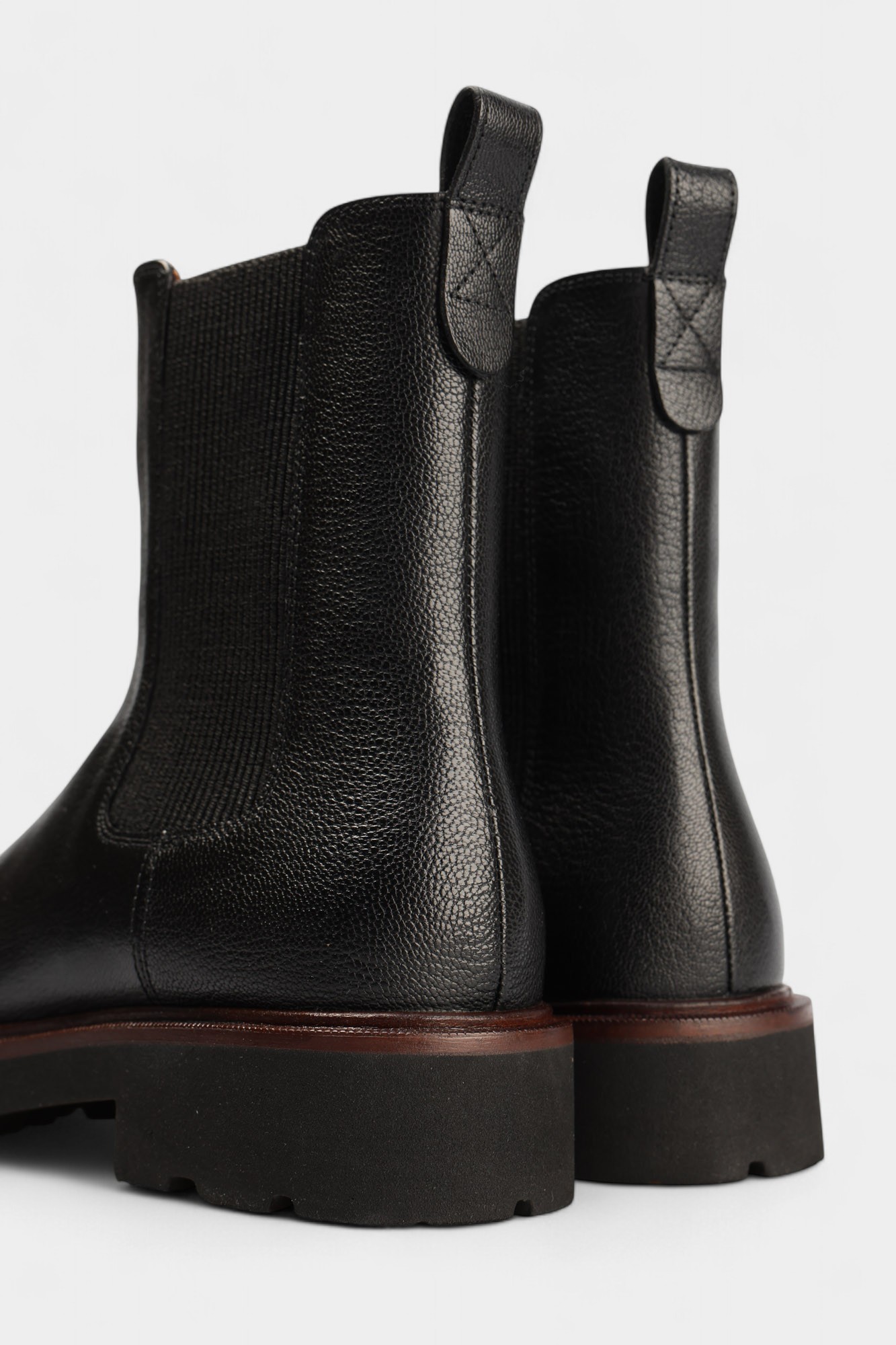 D564ZD00081 Челси Geox Черный