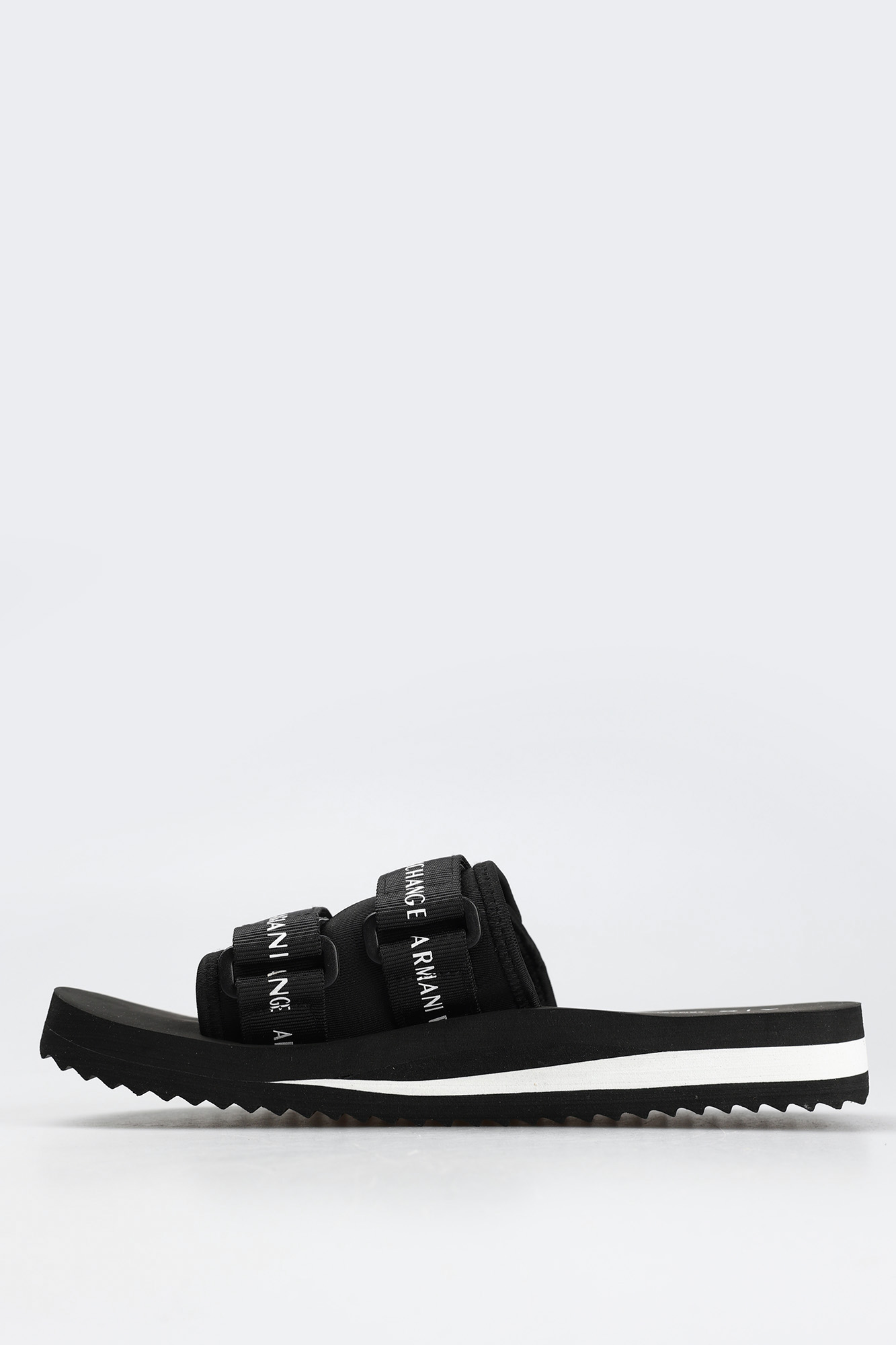 XDP037_XV702 Шлепанцы Armani Exchange Черный