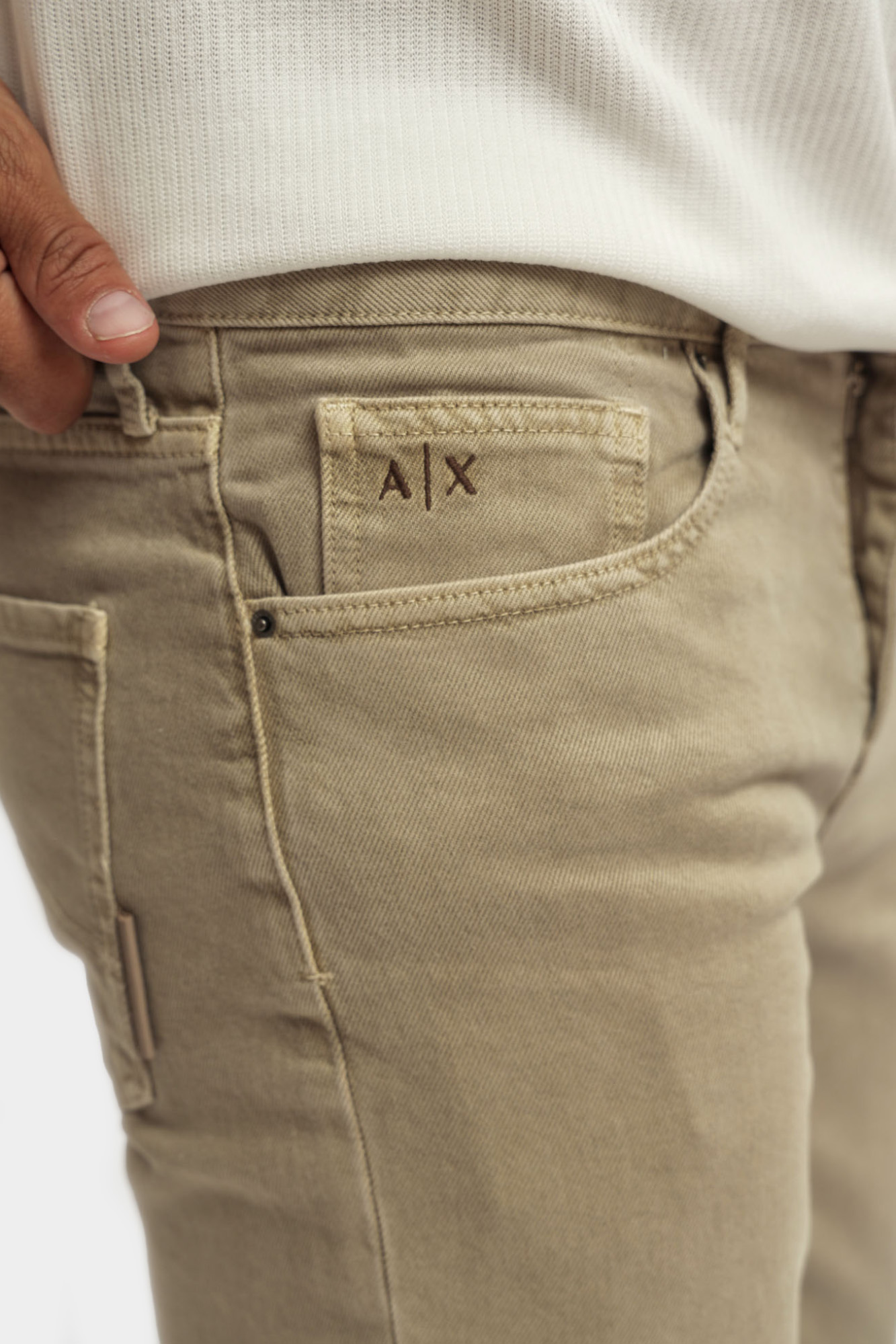 XM000049_AF13099 Джинсы Armani Exchange Бежевый