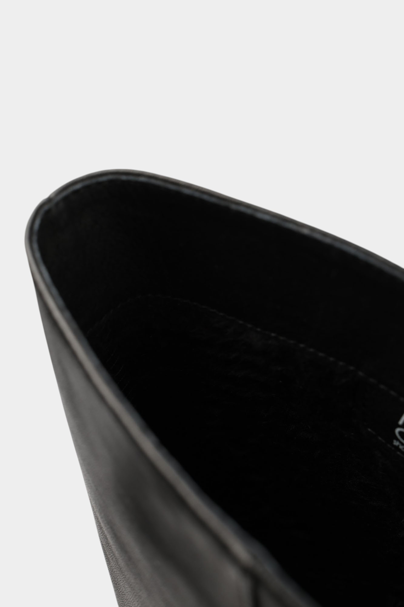 MC21809-WT Сапоги Marc Cony Черный