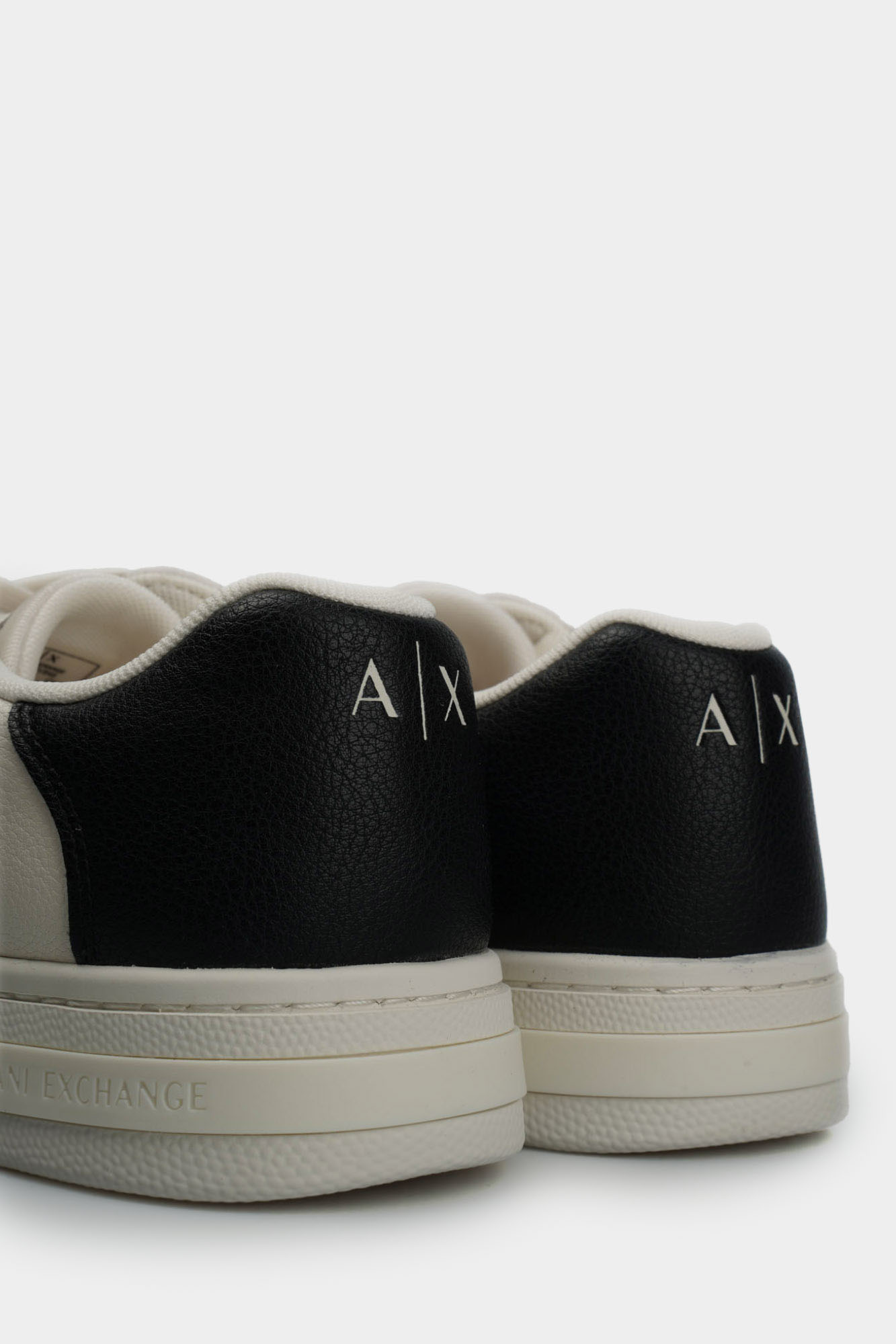 XUX250_XV948 Кеды Armani Exchange Белый