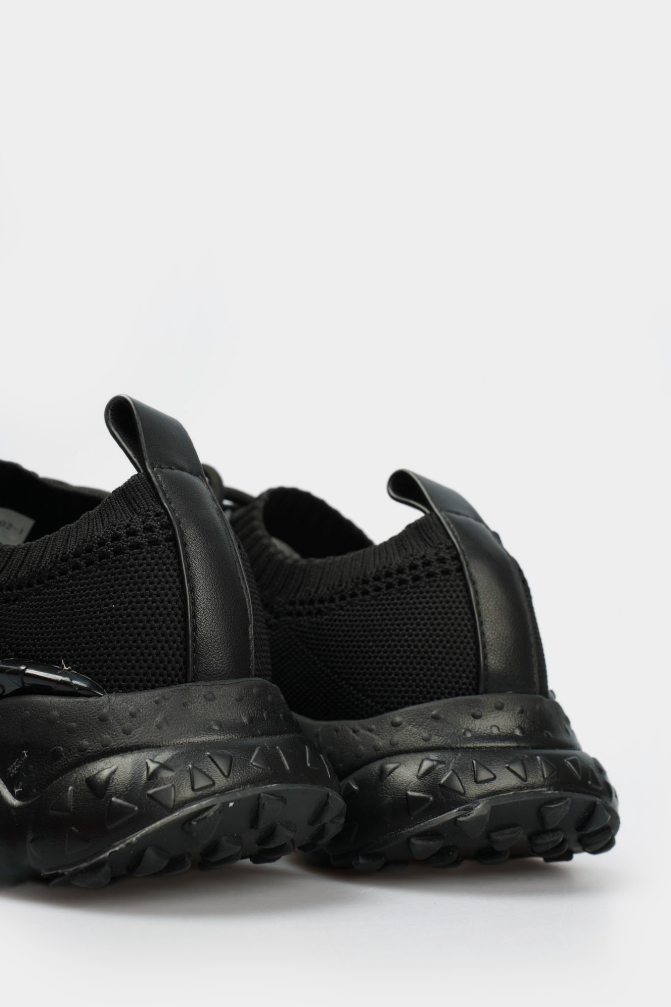 QS636-G202 Кроссовки Graciana Черный