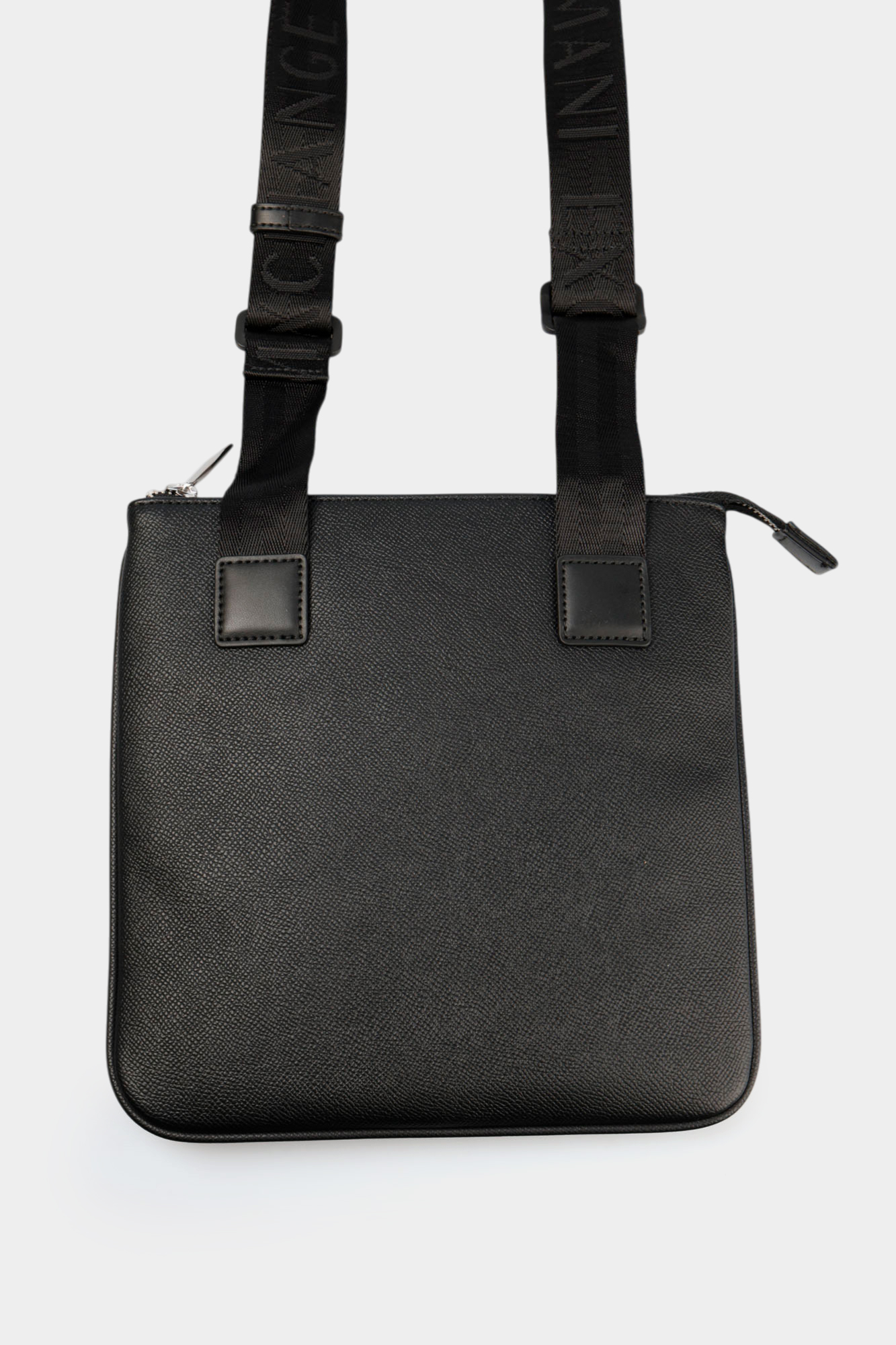 XM002039_AF19931 Сумка Armani Exchange Черный